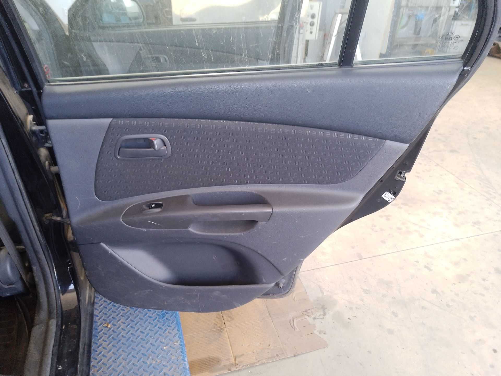 Recambio de guarnecido puerta trasera derecha para kia rio ii sedán (jb) 1.4 16v referencia OEM IAM   