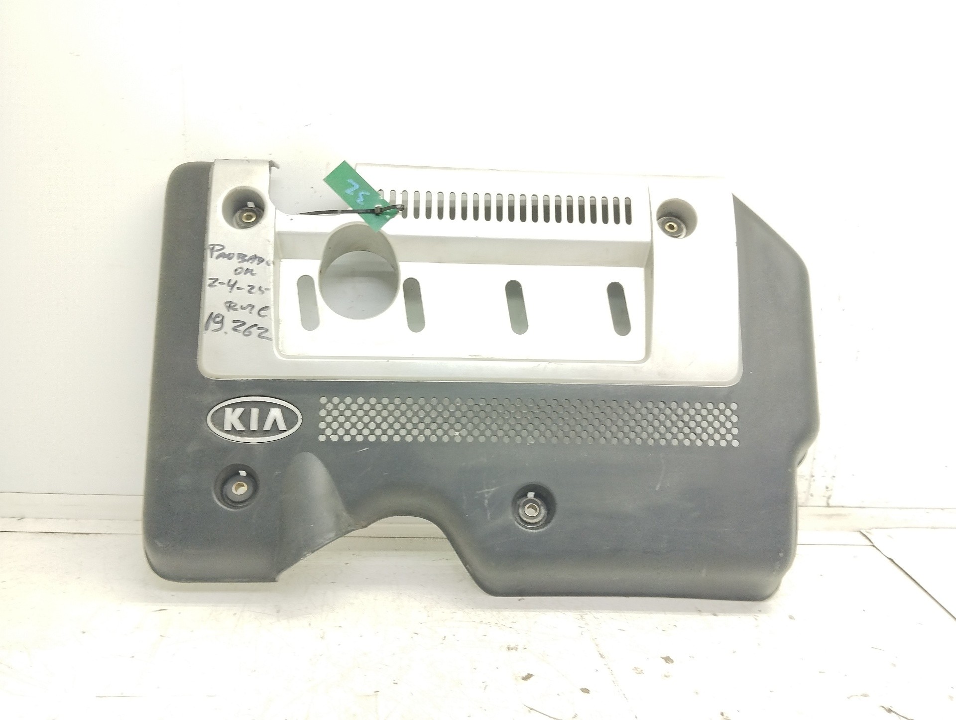 Recambio de tapa de motor para kia carens 2.0 crdi ex monovolumen referencia OEM IAM  2924027350 