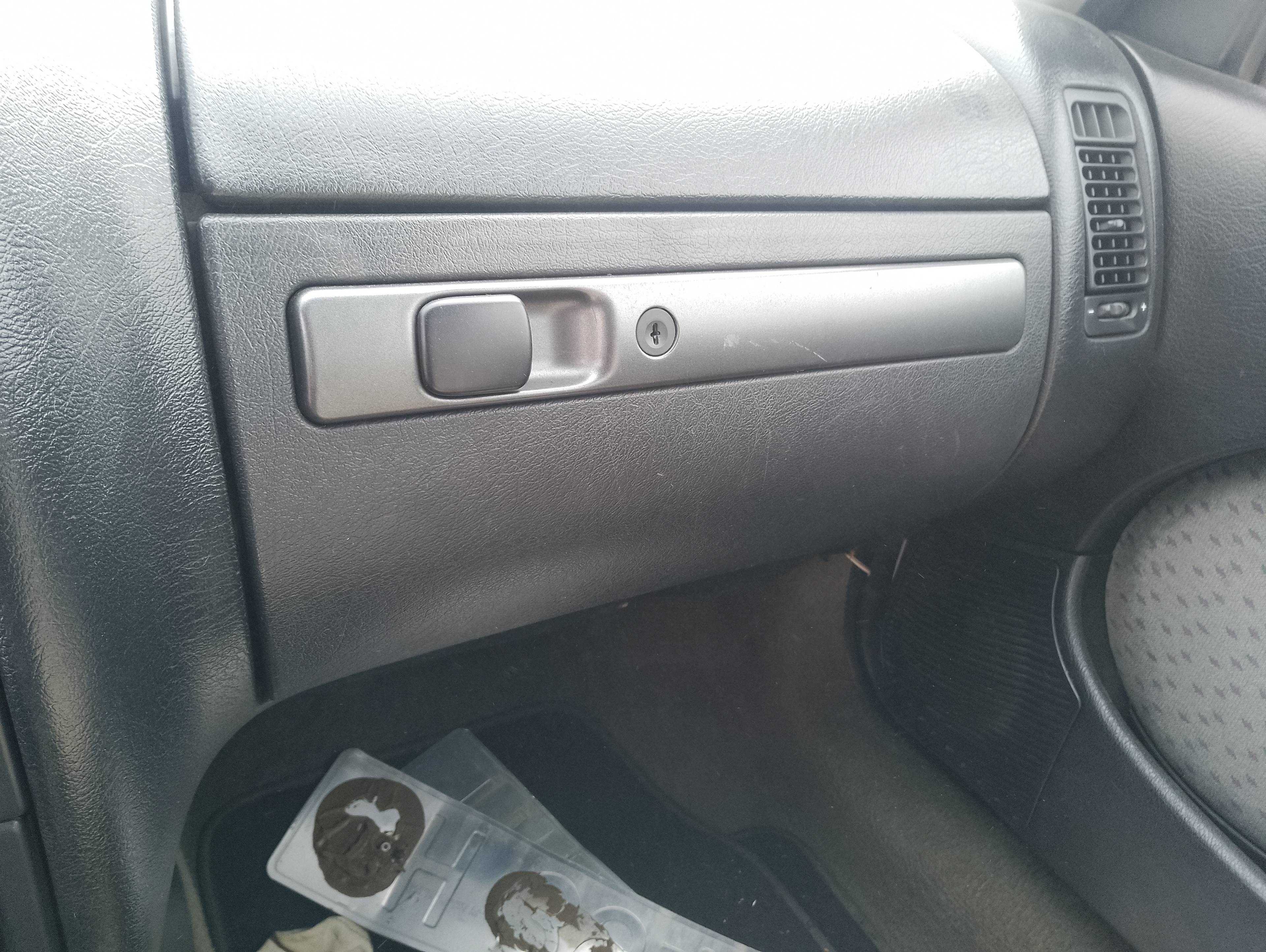 Recambio de guantera para citroën xantia berlina 1.6 armonia referencia OEM IAM   