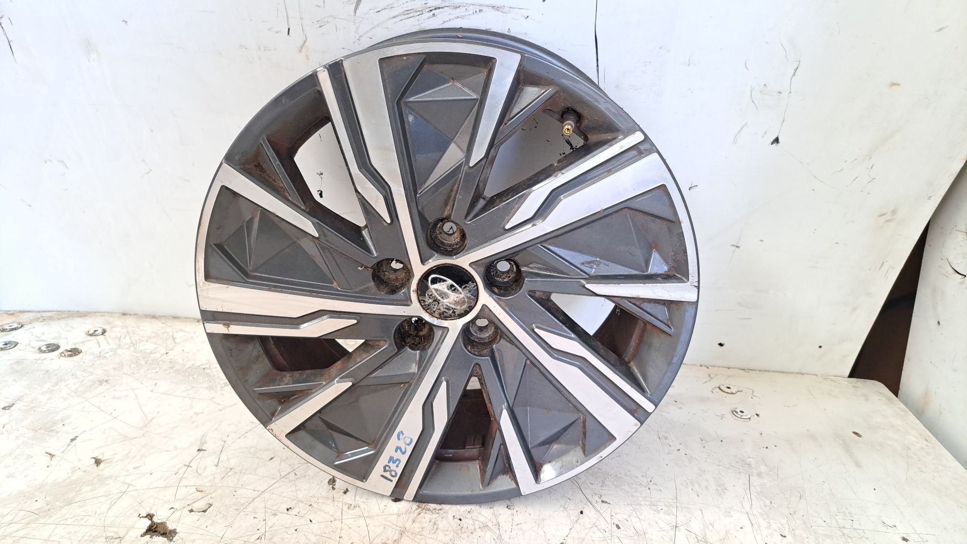 Recambio de llanta para hyundai tucson 1.6 crdi cat referencia OEM IAM r17 52910n7160 