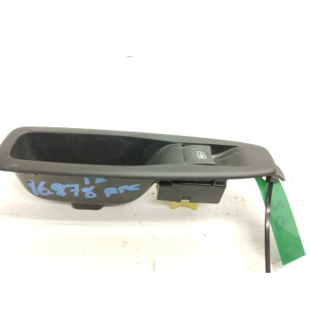 Recambio de mando elevalunas trasero izquierdo para renault captur 1.5 dci diesel fap referencia OEM IAM 829614619R  