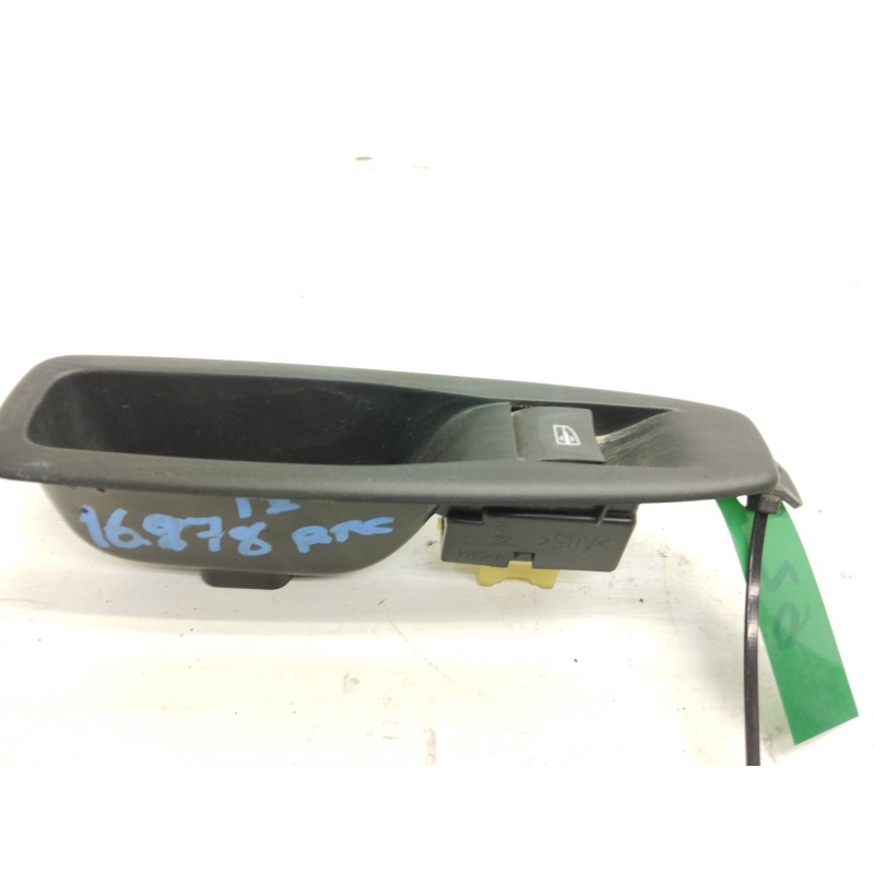 Recambio de mando elevalunas trasero izquierdo para renault captur 1.5 dci diesel fap referencia OEM IAM 829614619R  
