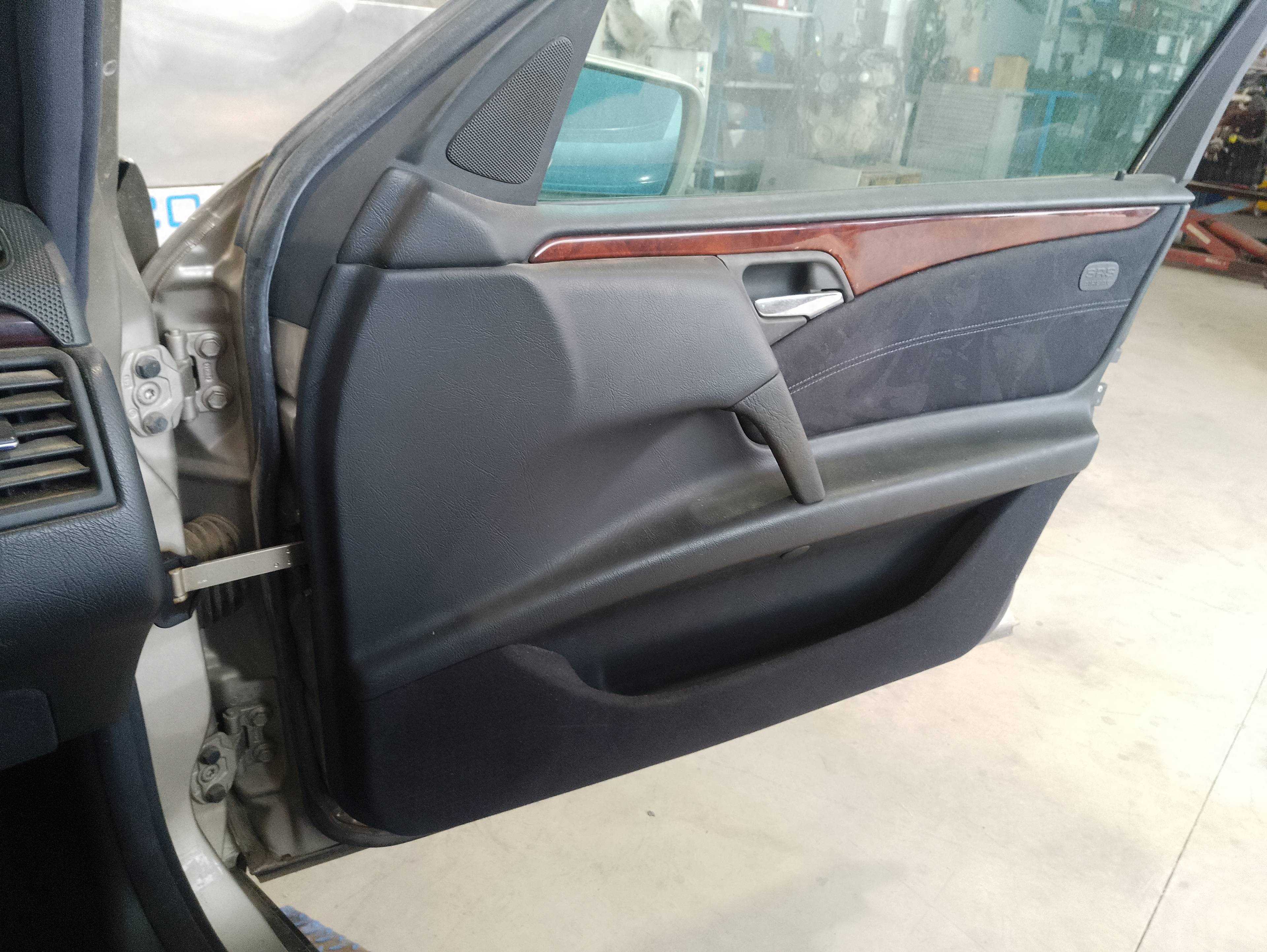 Recambio de guarnecido puerta delantera derecha para mercedes-benz clase e (w210) berlina 200 (210.035) referencia OEM IAM   