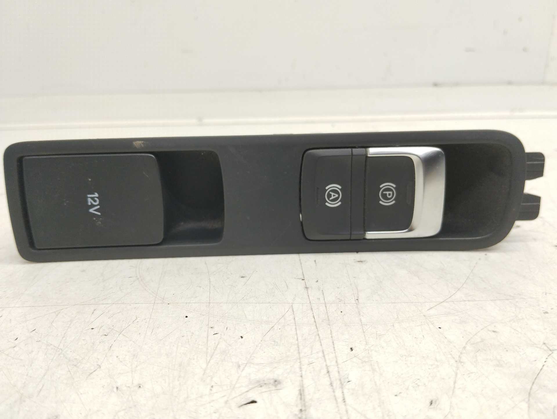 Recambio de freno de mano electrico para audi q3 (8ug) attraction referencia OEM IAM 8U1863349  