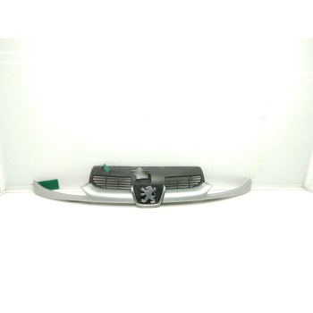 Recambio de rejilla delantera para peugeot 206 berlina xr referencia OEM IAM 96286912  