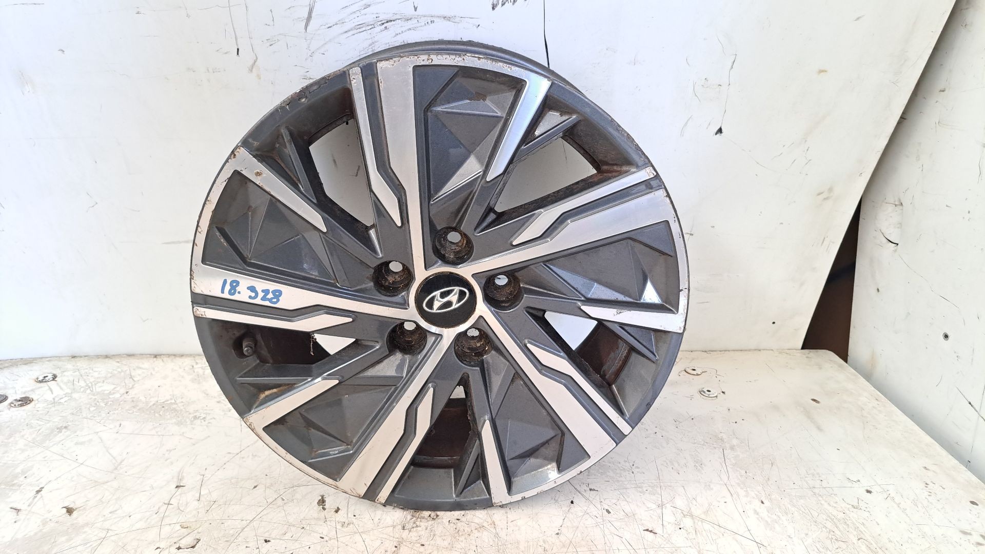 Recambio de llanta para hyundai tucson 1.6 crdi cat referencia OEM IAM r17 52910n7160 