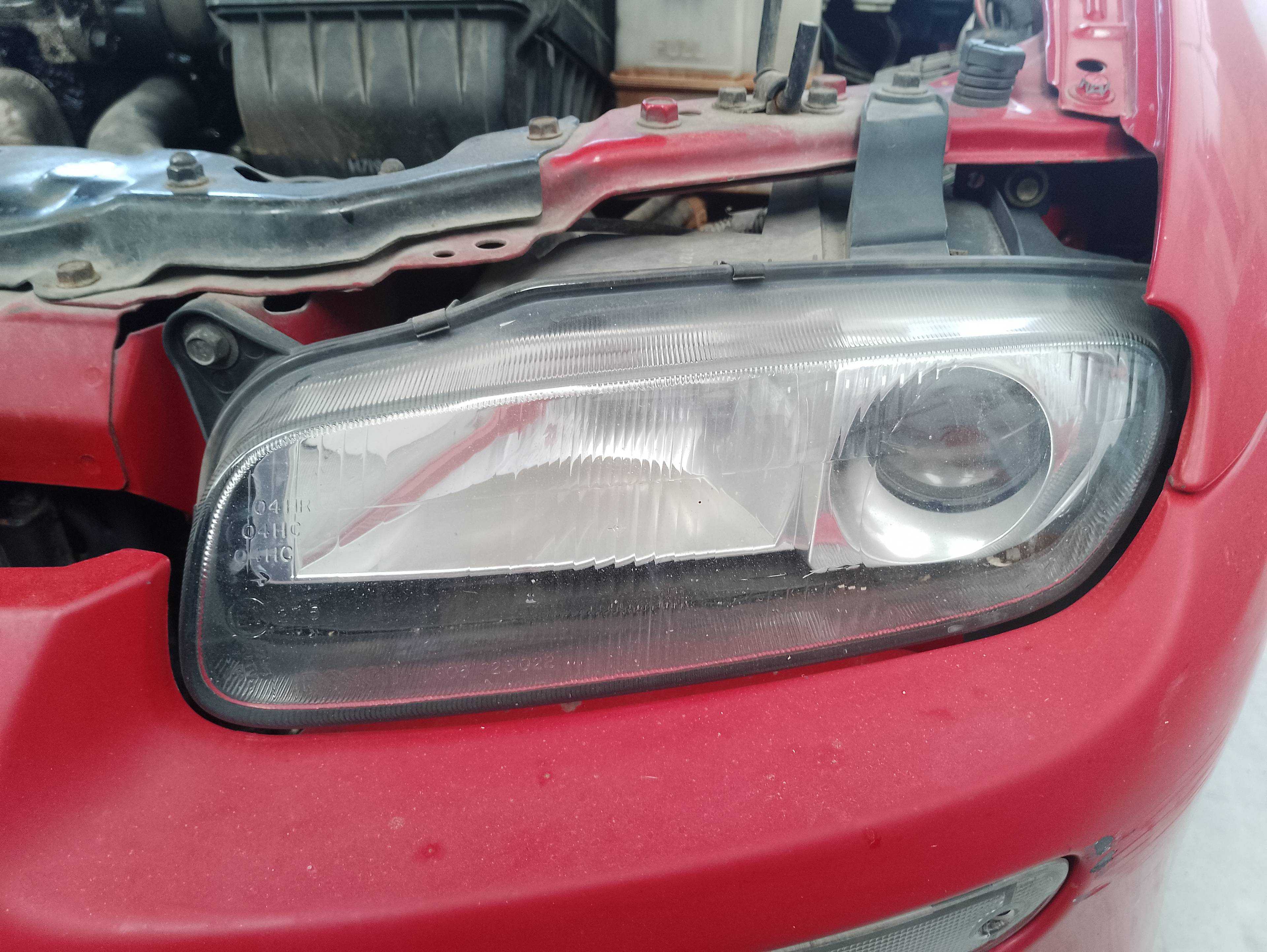 Recambio de faro izquierdo para mazda 323 berlina c/f/s (ba) 1.5 c referencia OEM IAM   