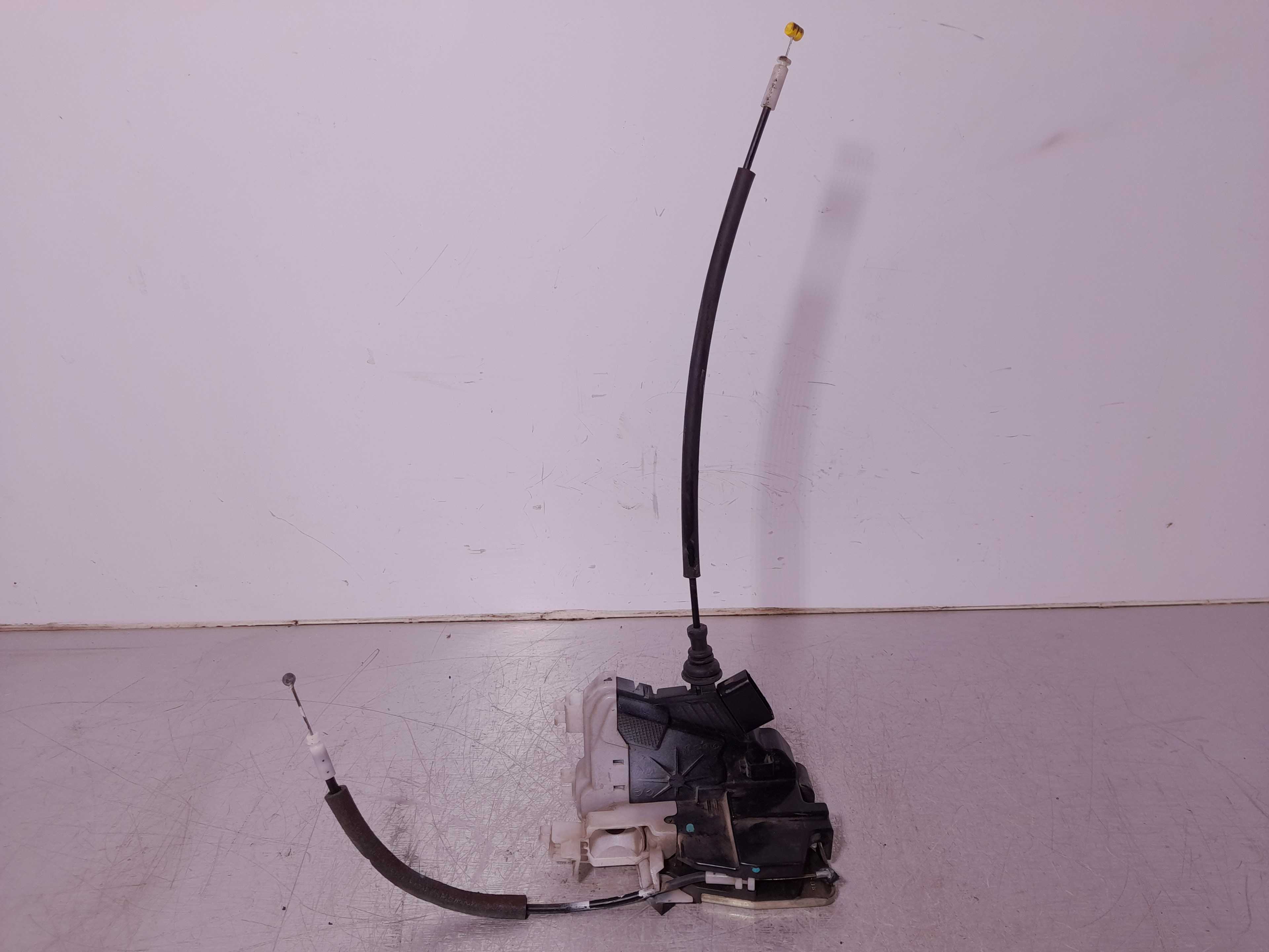 Recambio de cerradura puerta delantera derecha para kia carens ( ) basic referencia OEM IAM 81320A4010  