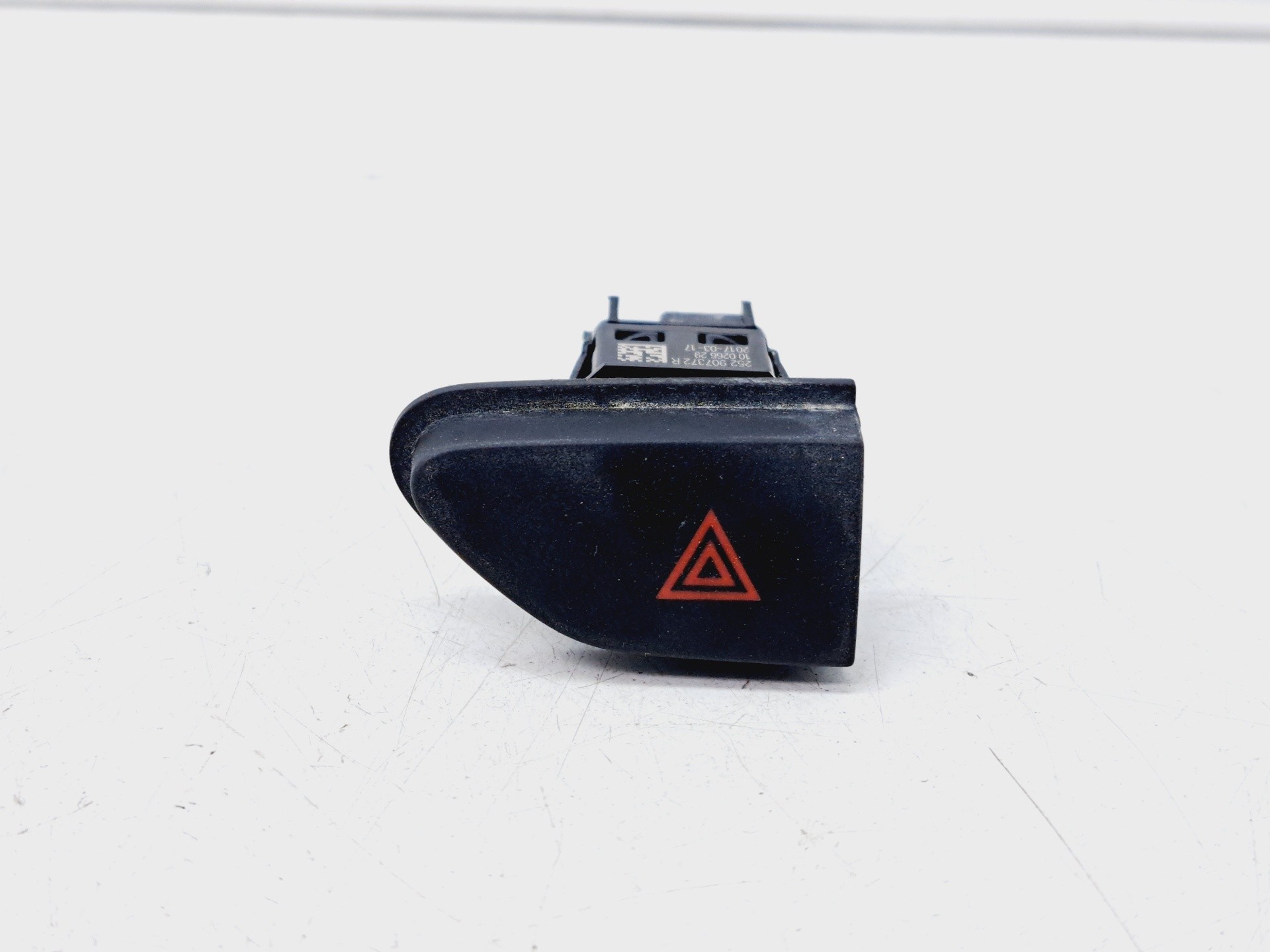 Recambio de mando warning para renault captur 1.5 dci diesel fap referencia OEM IAM 252907372R  