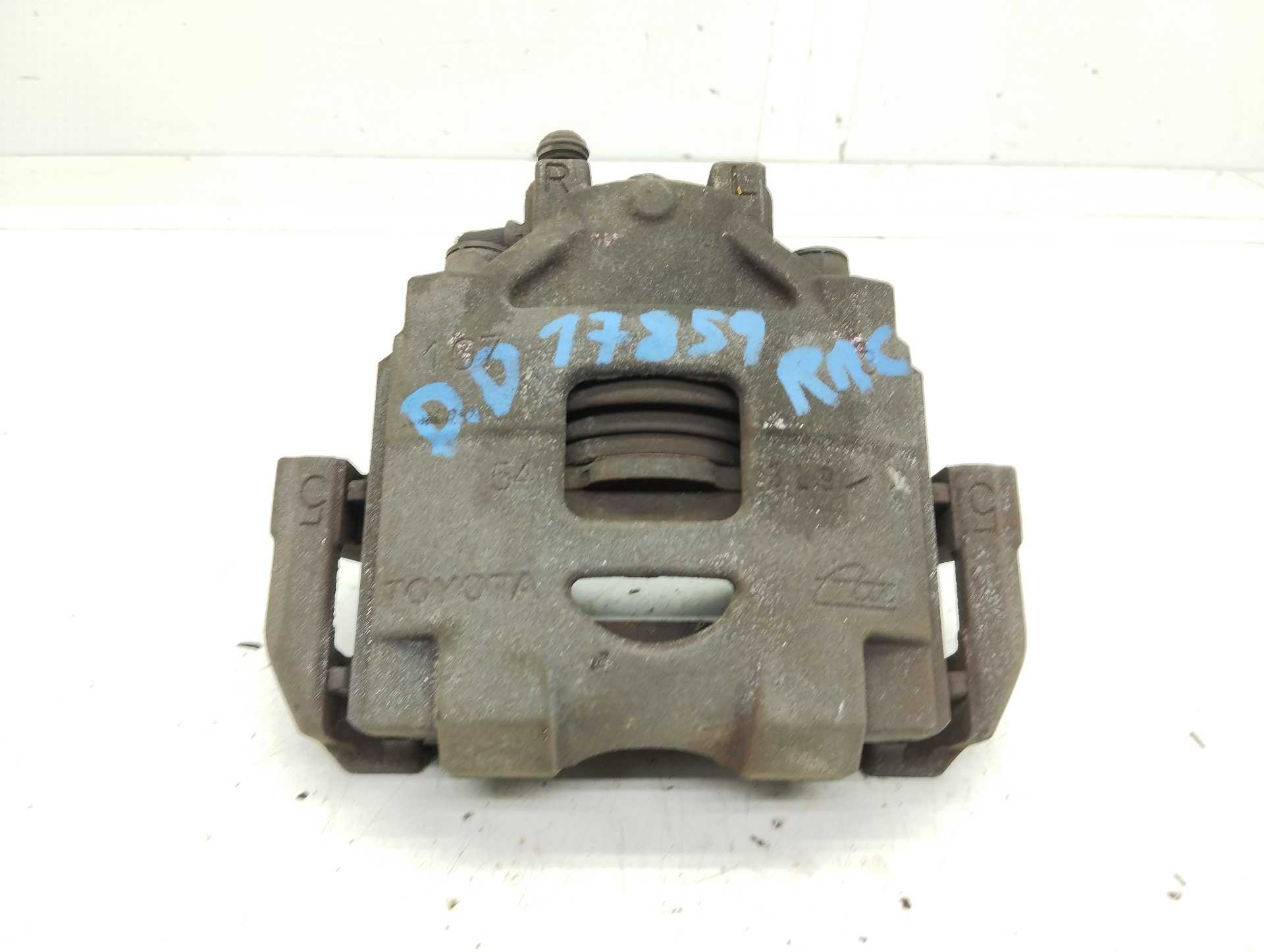 Recambio de pinza de freno delantera derecha para toyota yaris active hybrid referencia OEM IAM 477300D200  
