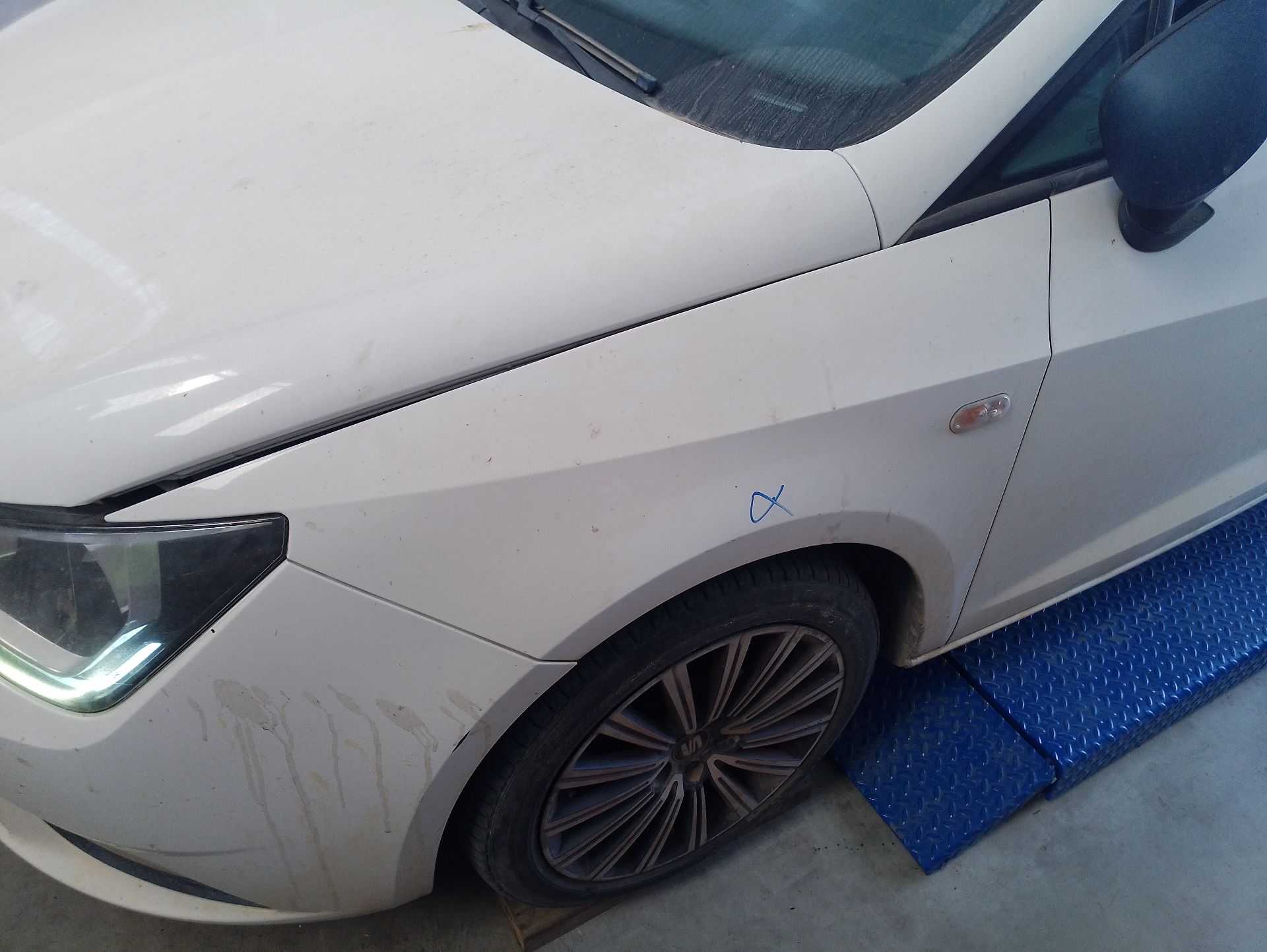 Recambio de aleta delantera izquierda para seat ibiza iv (6j5, 6p1) 1.0 referencia OEM IAM 6J0821021D  