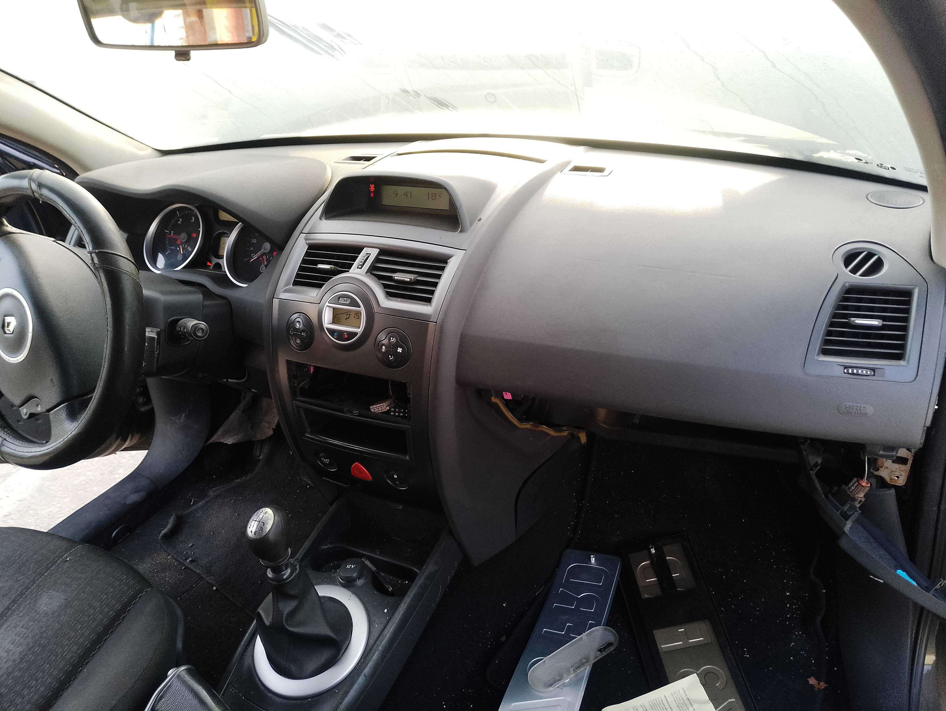 Recambio de salpicadero para renault megane ii berlina 3p confort dynamique referencia OEM IAM   