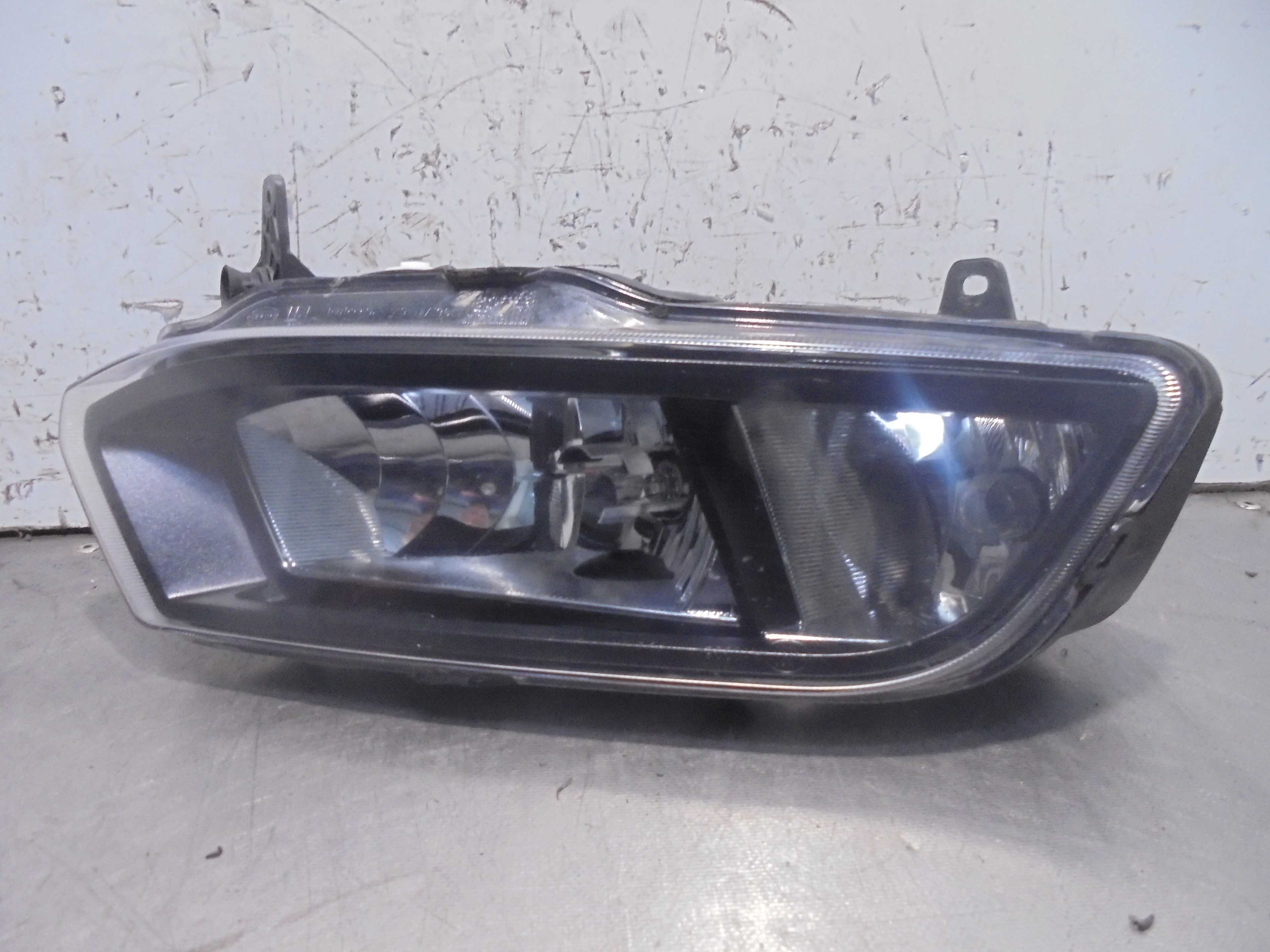 Recambio de faro antiniebla derecho para volkswagen polo (6r1) 1.4 tdi referencia OEM IAM 6C0941662G HELLA 