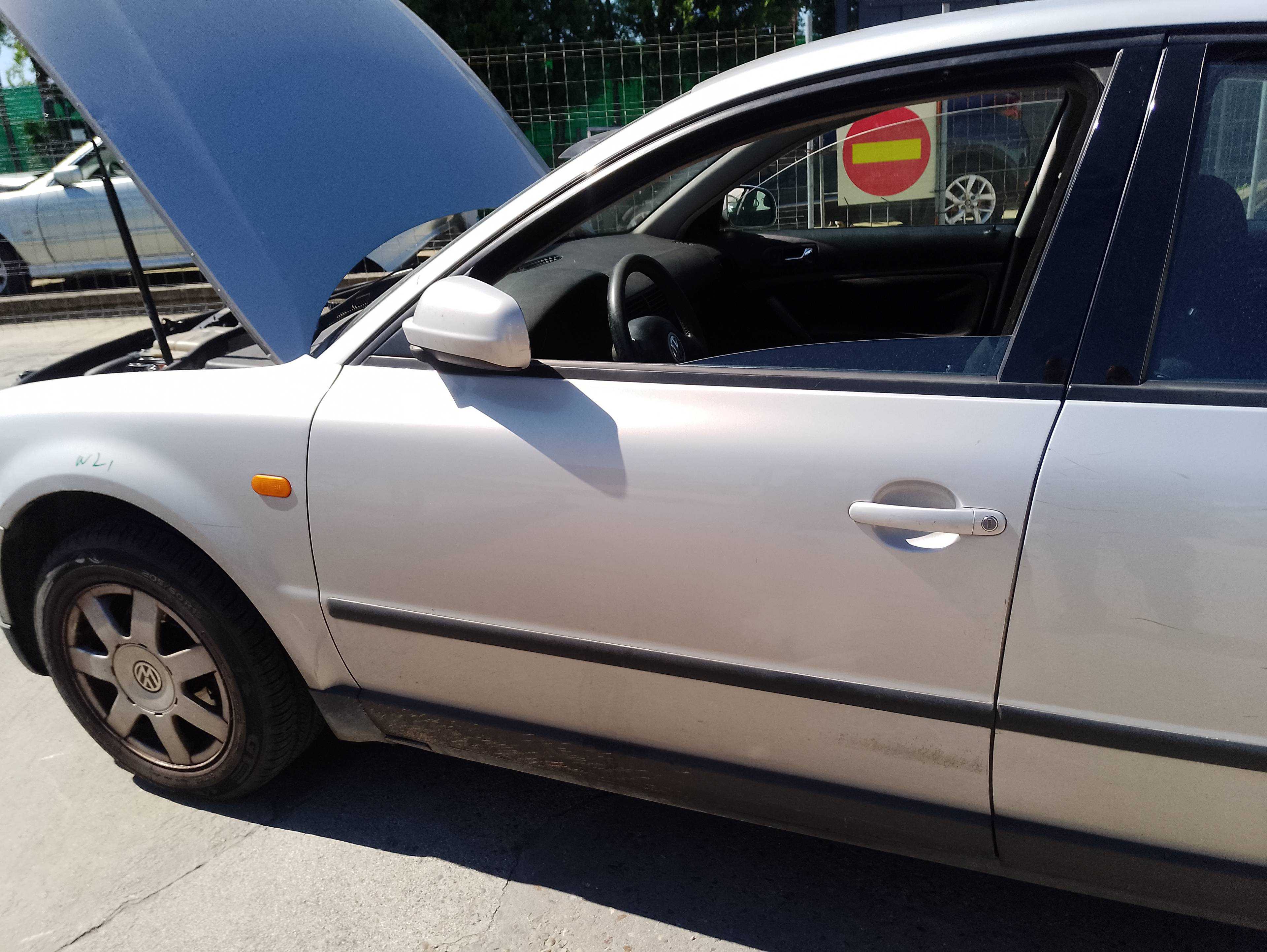 Recambio de puerta delantera izquierda para volkswagen passat berlina (3a2) cl referencia OEM IAM   