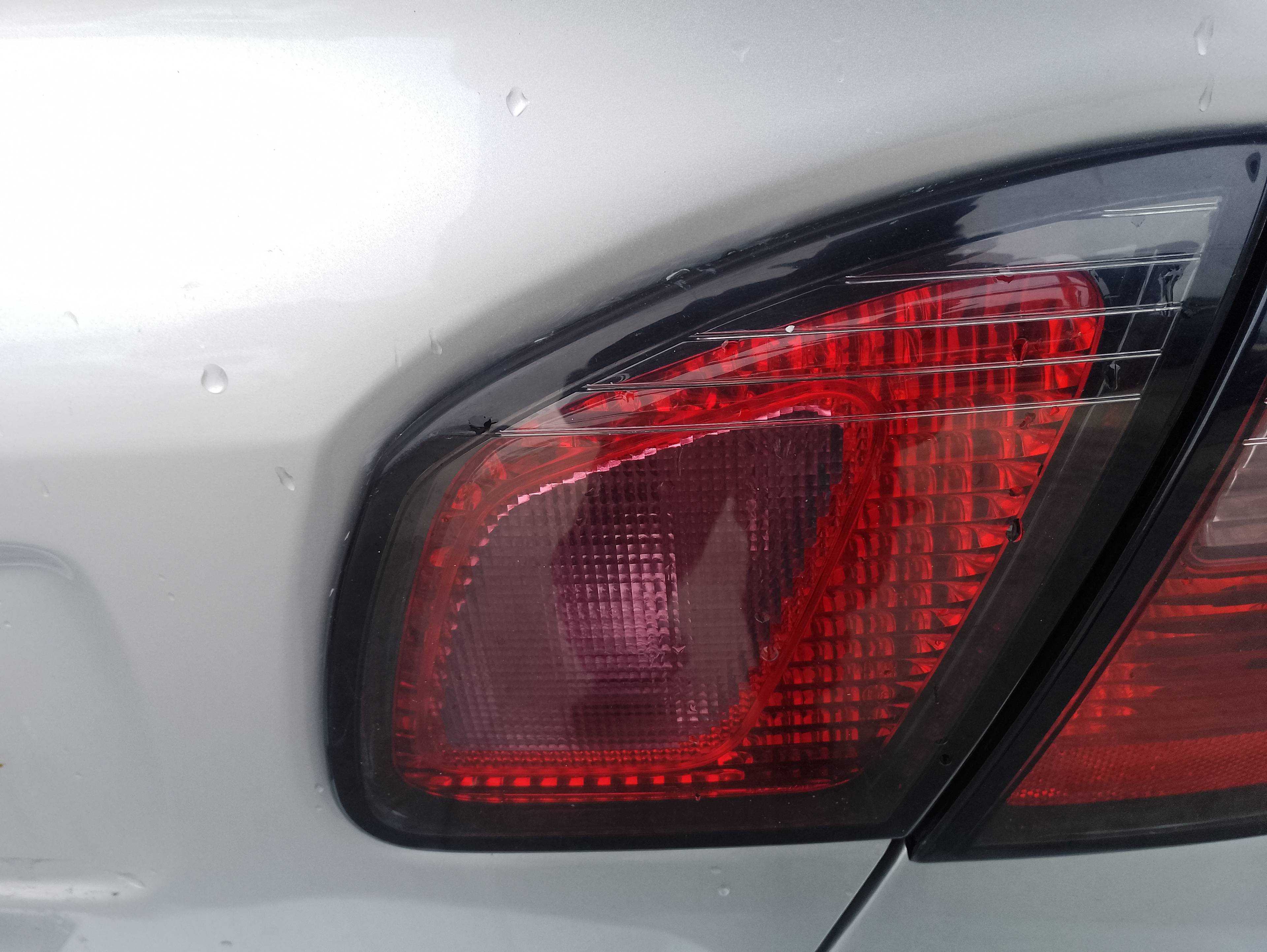 Recambio de piloto porton trasero derecho para nissan primera berlina (p11) básico referencia OEM IAM   