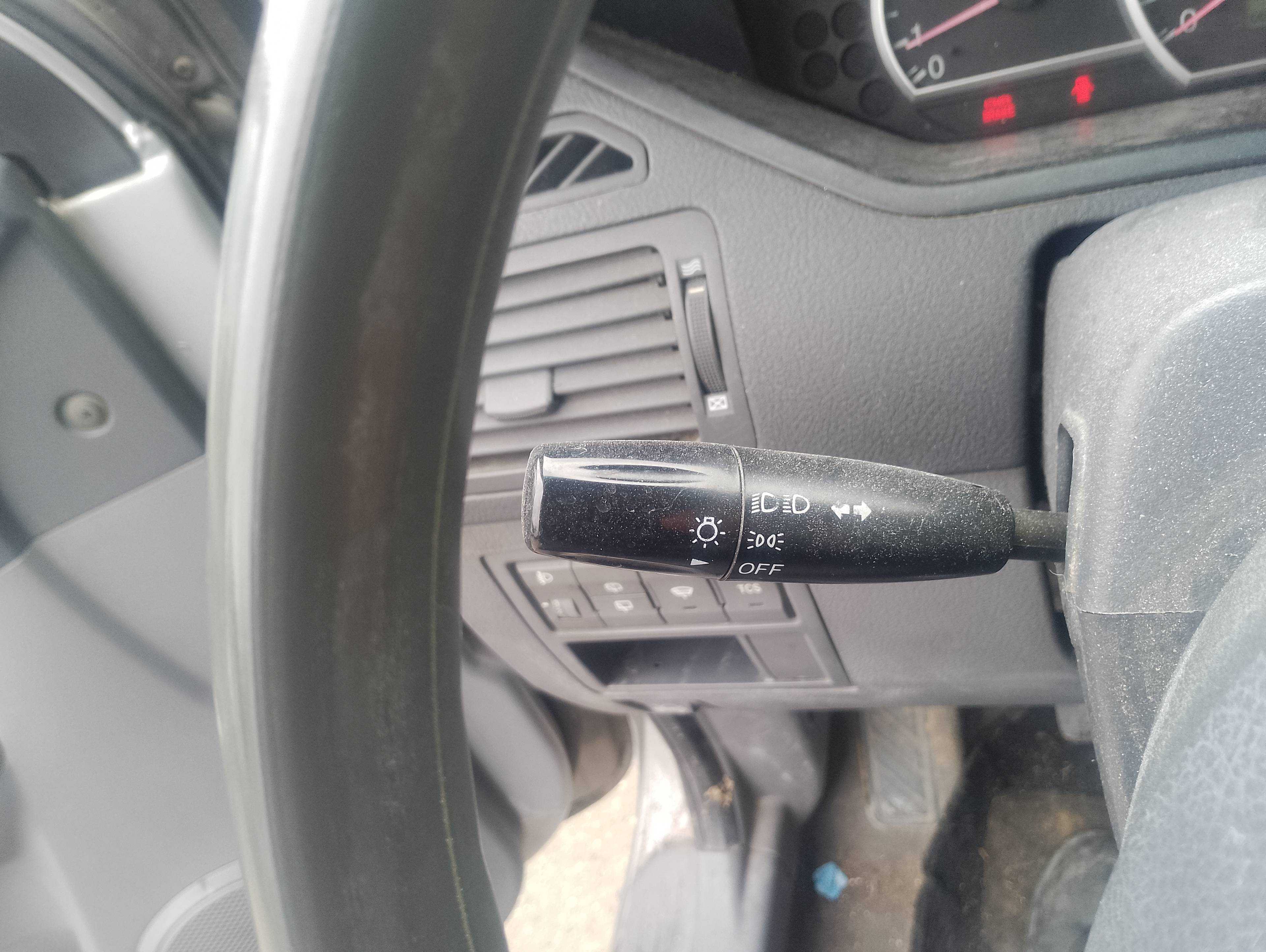 Recambio de mando intermitentes para kia carens 2.0 crdi ex monovolumen referencia OEM IAM   