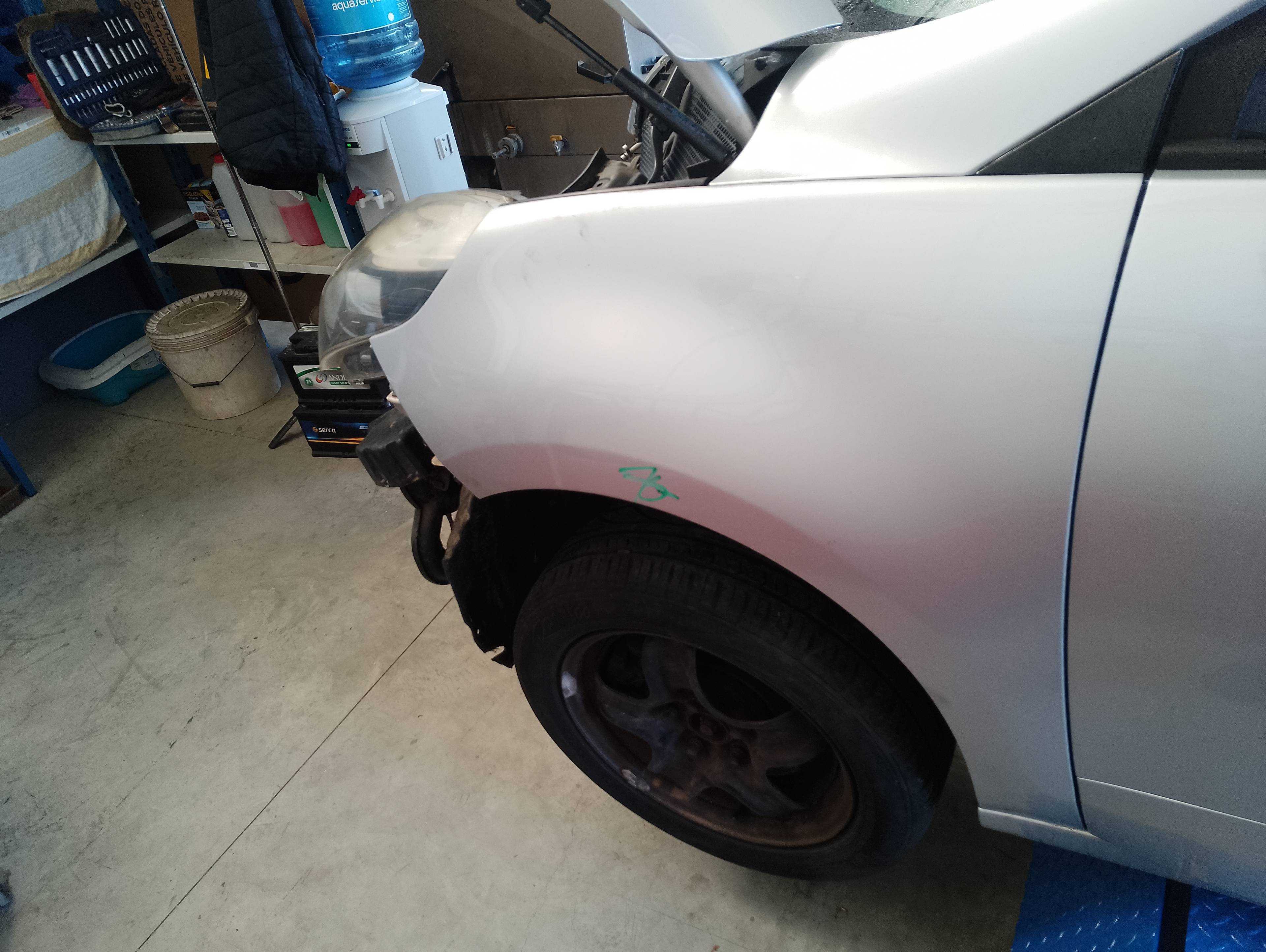 Recambio de aleta delantera izquierda para renault scenic iii authentique referencia OEM IAM   