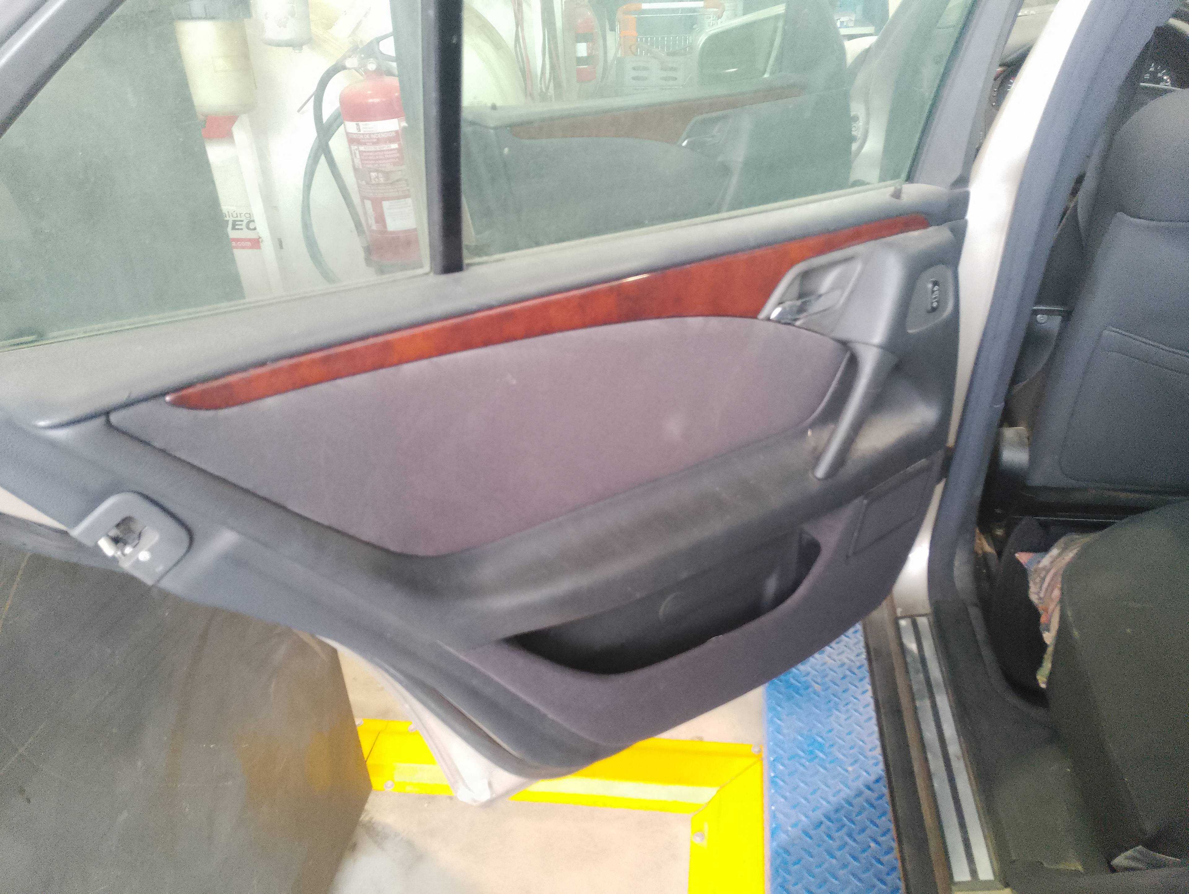 Recambio de guarnecido puerta trasera izquierda para mercedes-benz clase e (w210) berlina 200 (210.035) referencia OEM IAM   