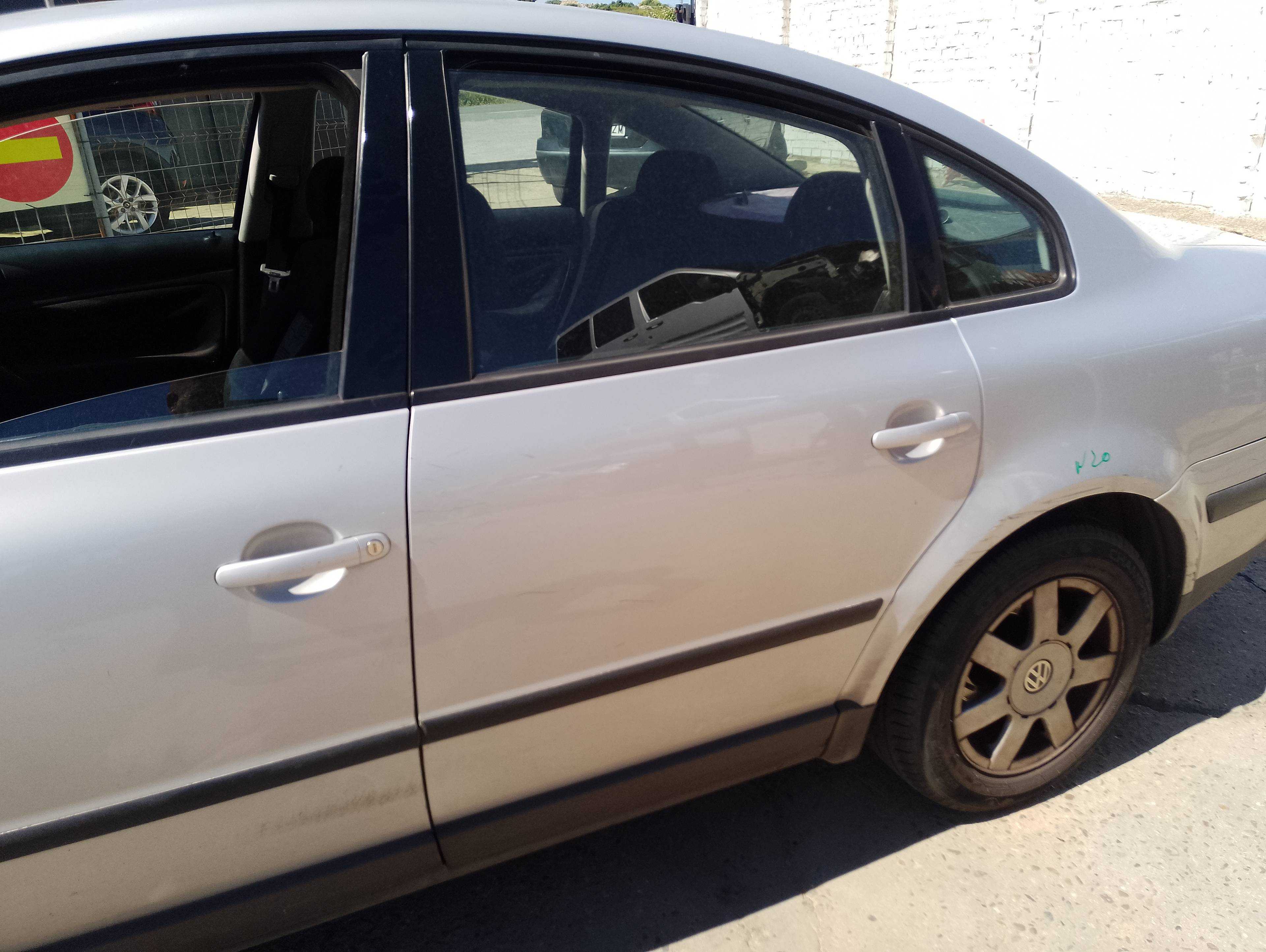 Recambio de puerta trasera izquierda para volkswagen passat berlina (3a2) cl referencia OEM IAM   