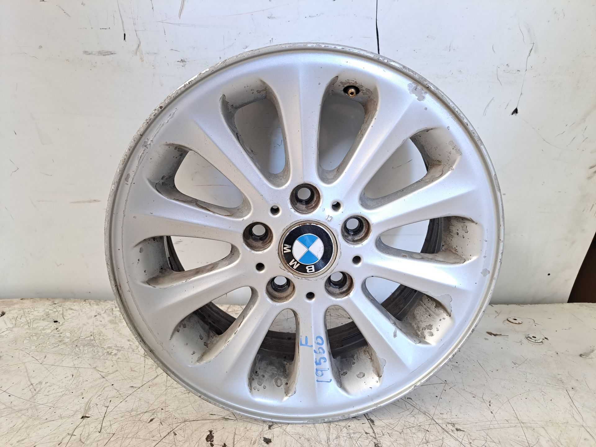 Recambio de llanta para bmw serie 1 berlina (e81/e87) 118d referencia OEM IAM r16 6775818 