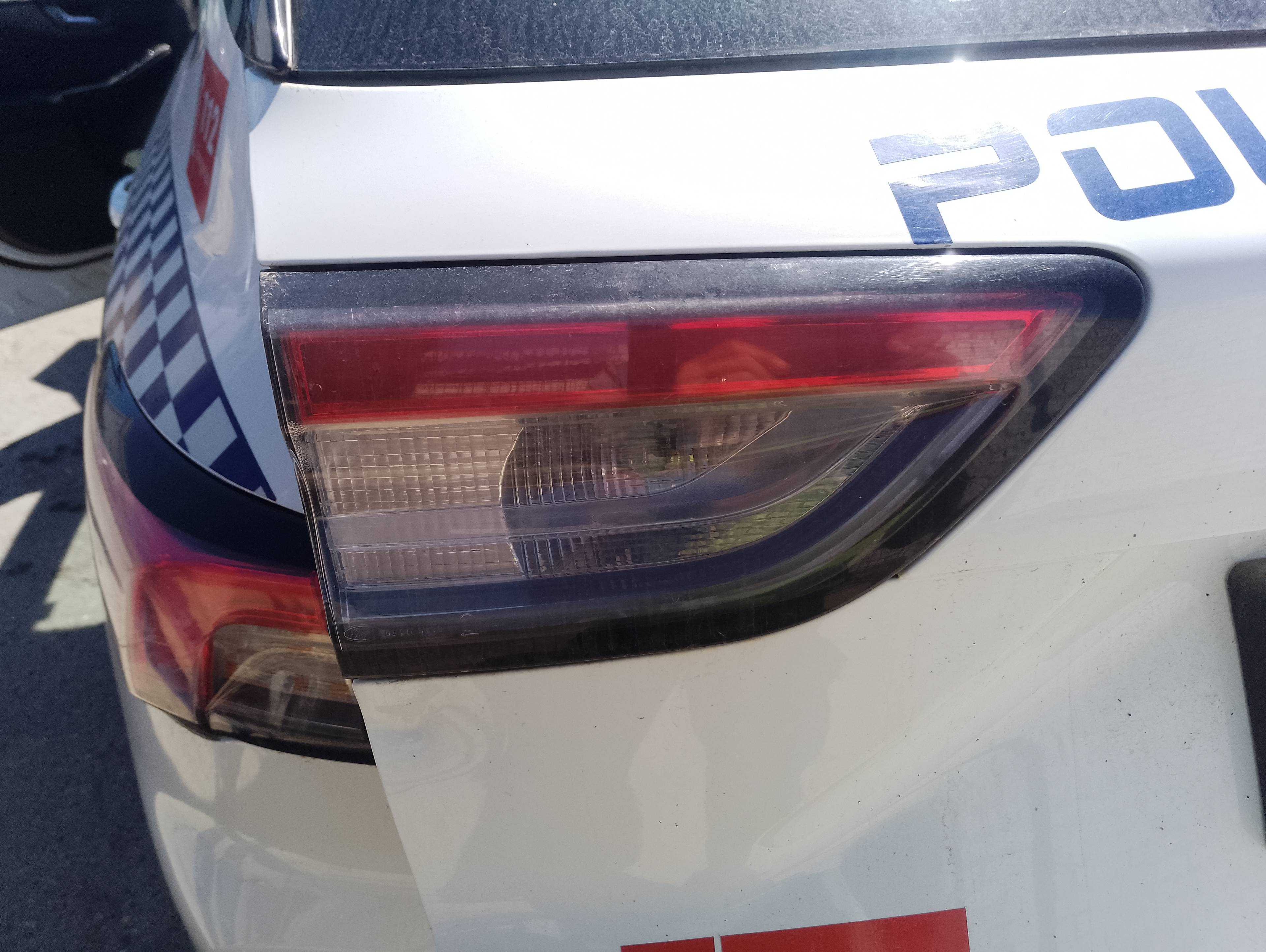 Recambio de piloto porton trasero izquierdo para ford kuga trend referencia OEM IAM   