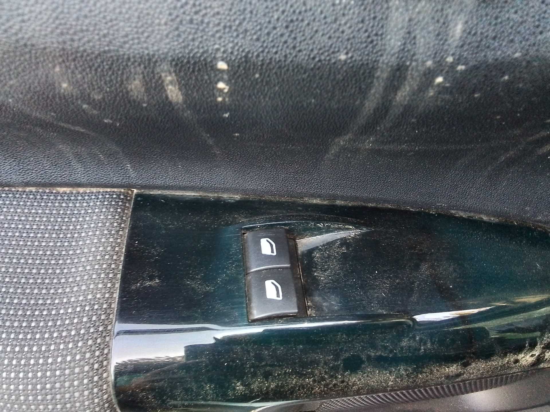 Recambio de mando elevalunas delantero izquierdo para citroën c4 cactus 1.6 blue-hdi fap referencia OEM IAM   