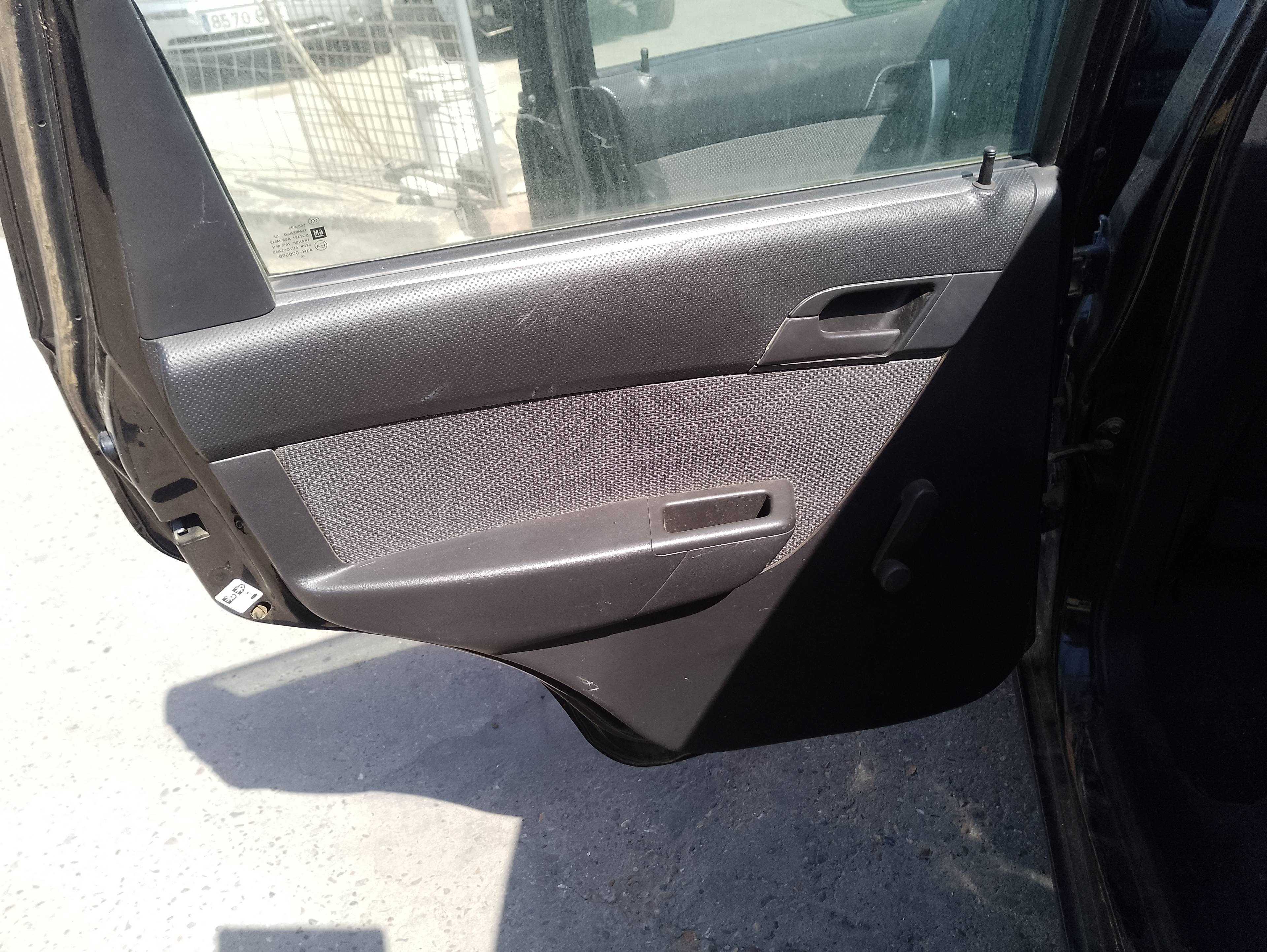 Recambio de guarnecido puerta trasera izquierda para chevrolet aveo referencia OEM IAM   
