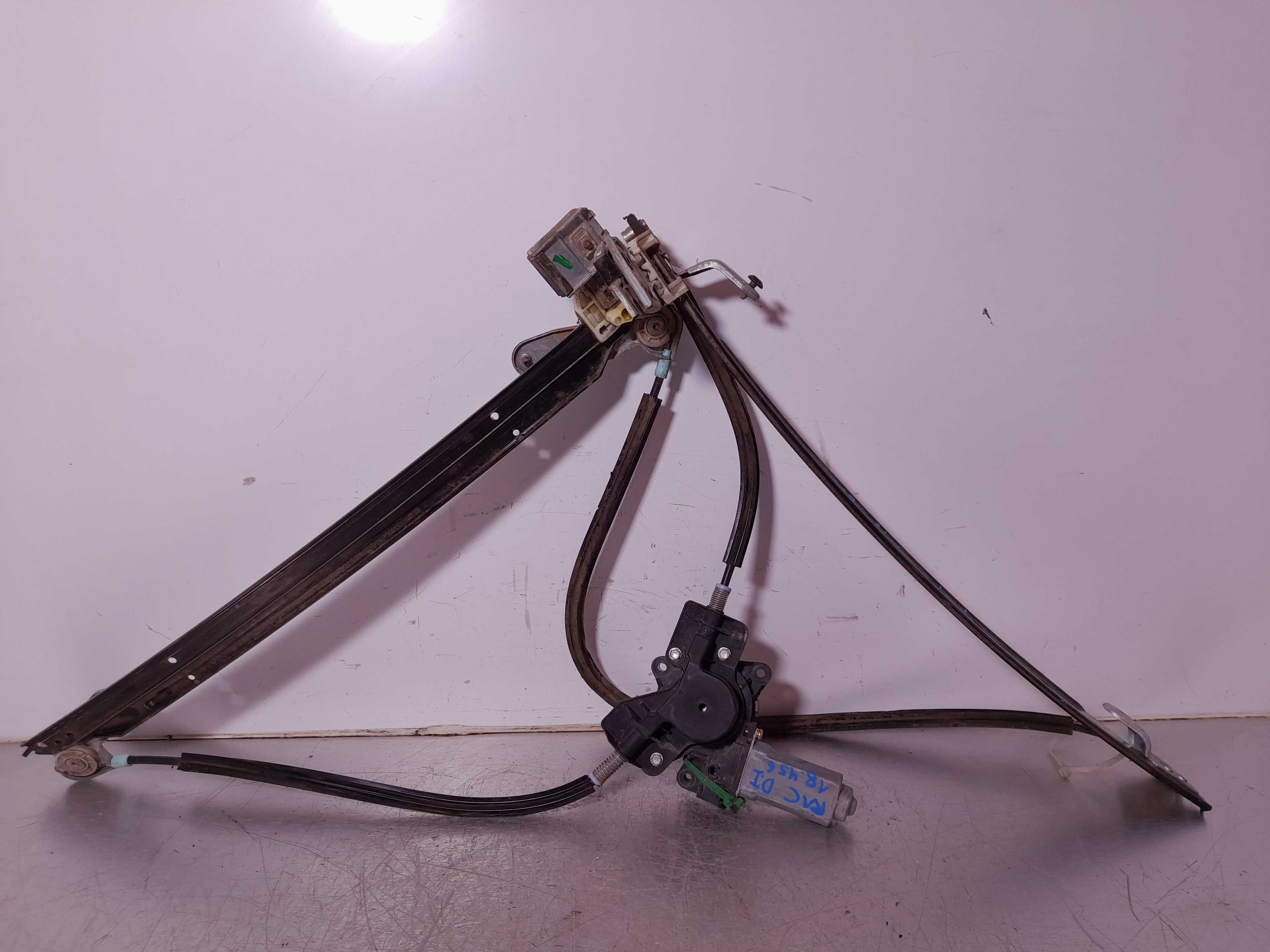 Recambio de elevalunas delantero izquierdo para chrysler voyager (rg) 2.5 crd lx referencia OEM IAM AY2621002760  