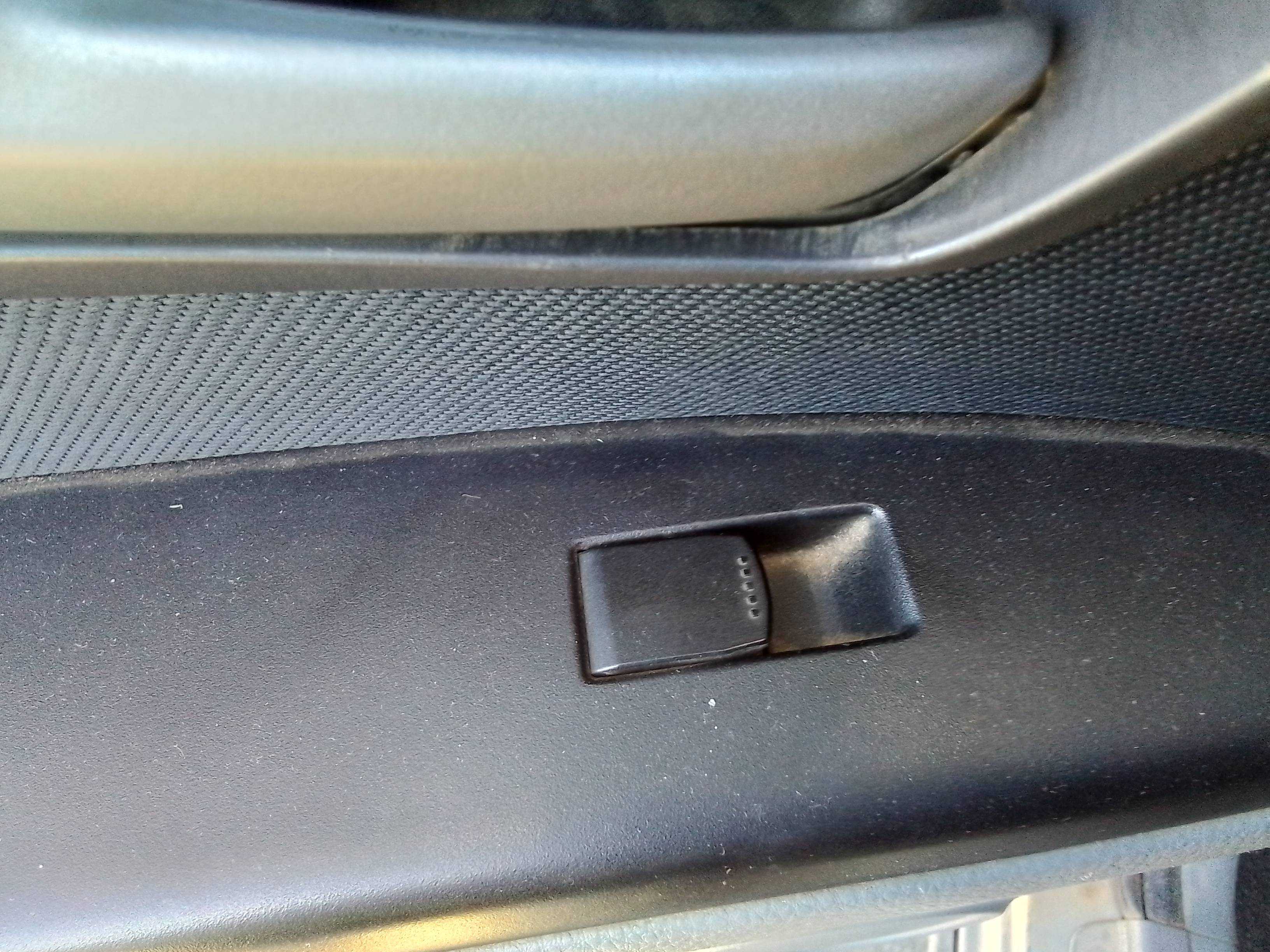 Recambio de mando elevalunas trasero izquierdo para suzuki sx4 rw (ey) gl+ referencia OEM IAM   