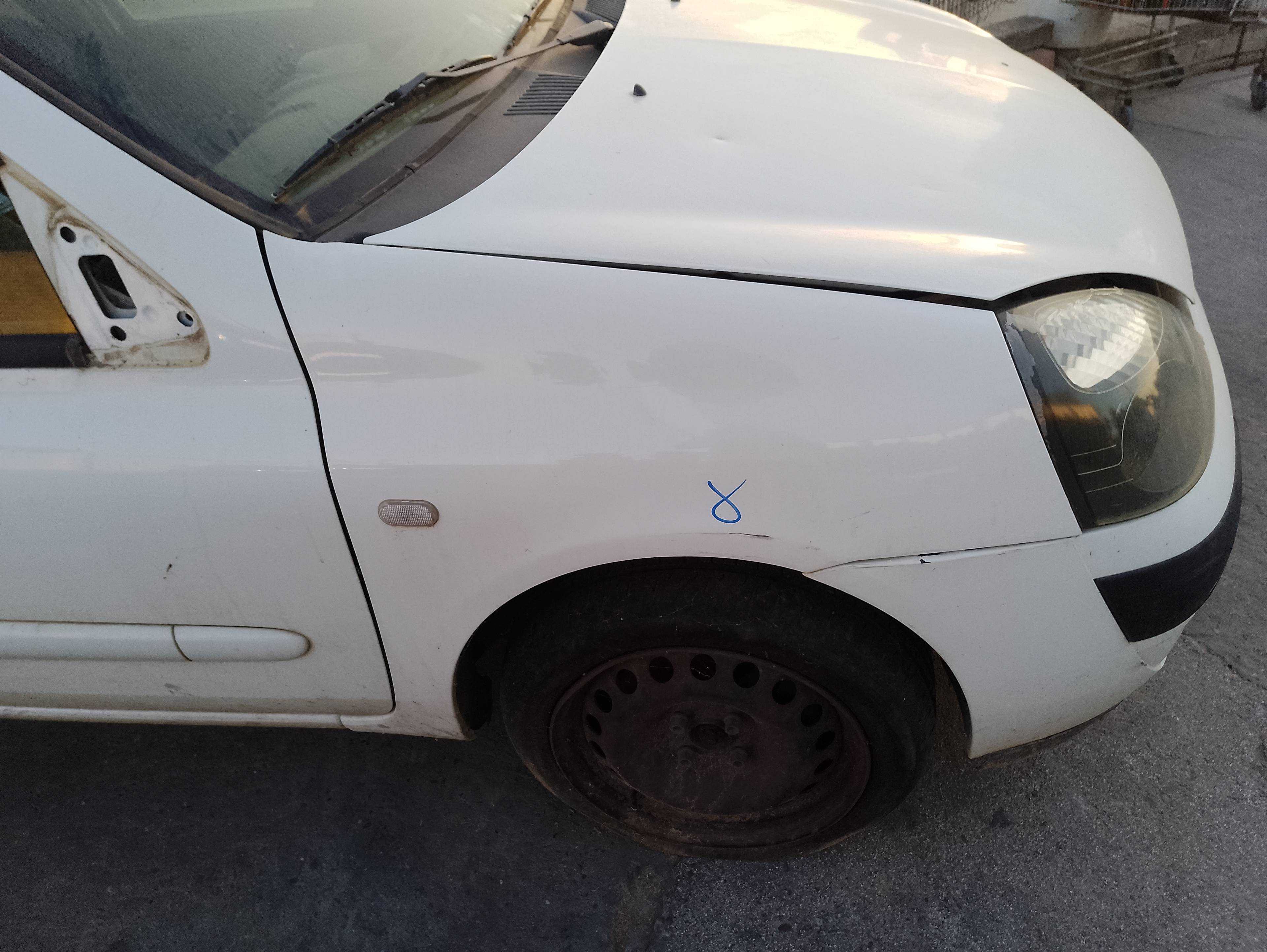 Recambio de aleta delantera derecha para renault clio ii fase ii (b/cb0) authentique referencia OEM IAM   