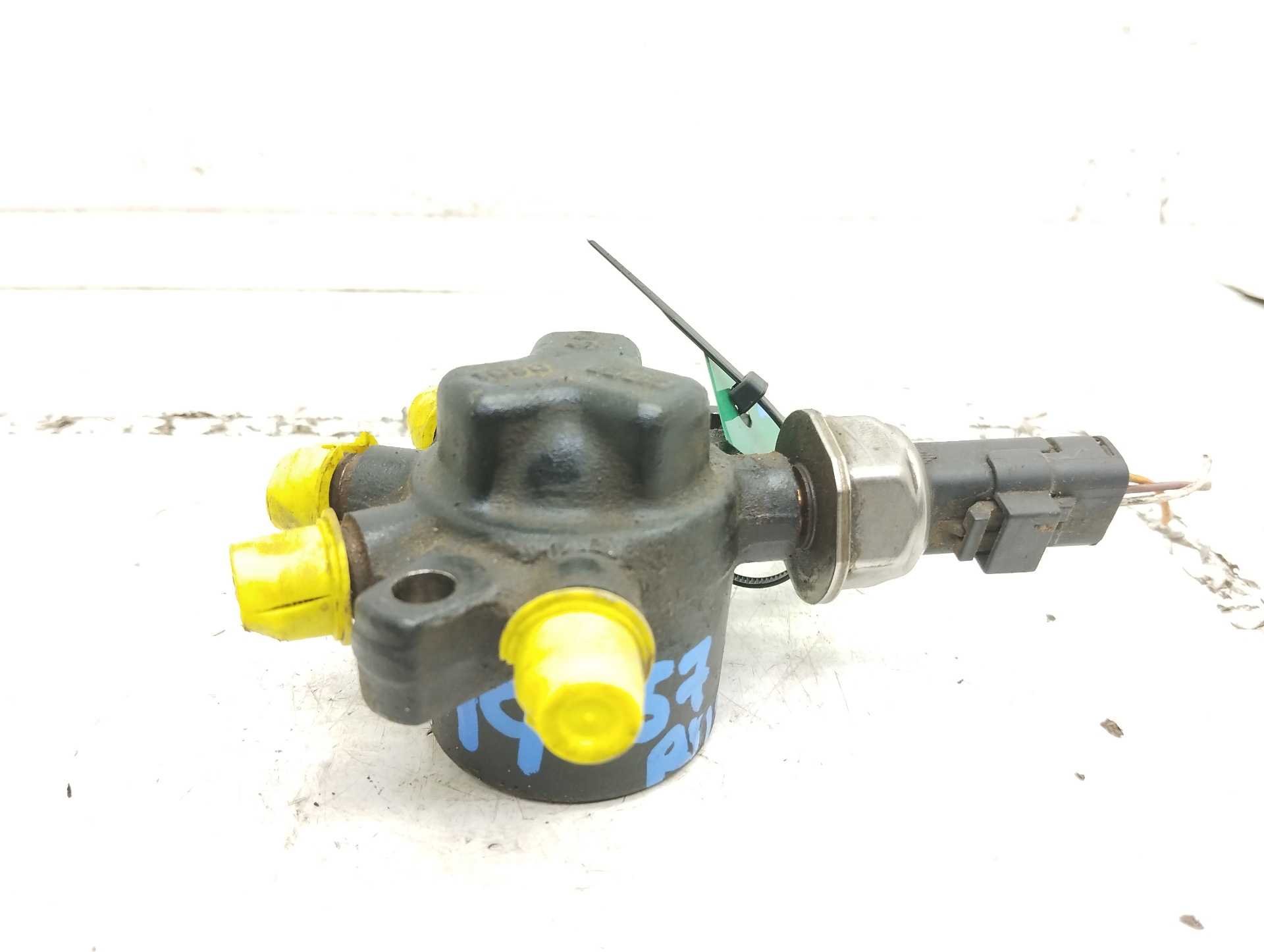 Recambio de rampa inyectora para renault kangoo dynamique referencia OEM IAM  8200584034 