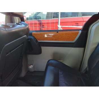 GUARNECIDO PUERTA TRASERA DERECHA 