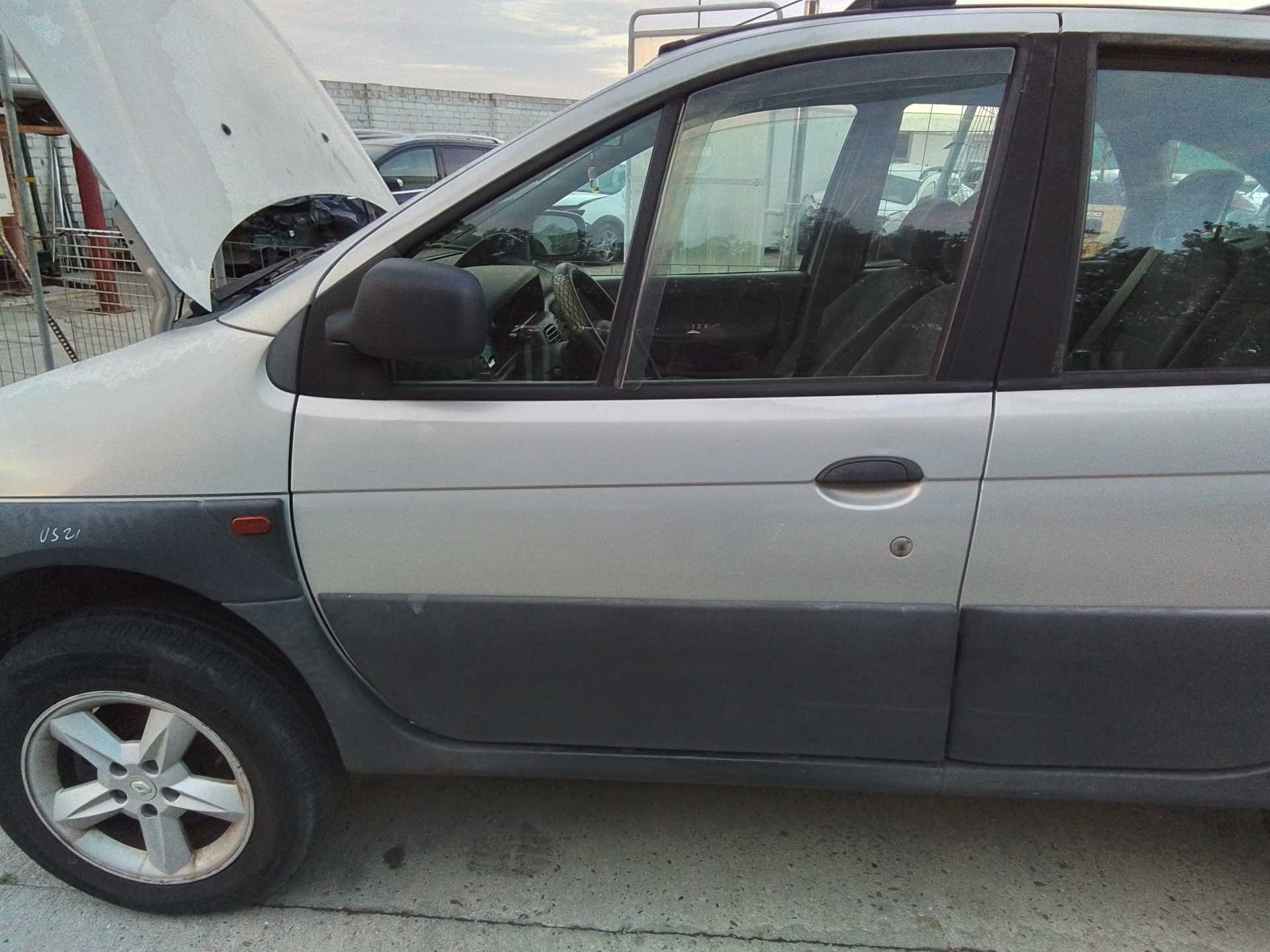 Recambio de puerta delantera izquierda para renault scenic (ja..) 1.9 dci authentique referencia OEM IAM   