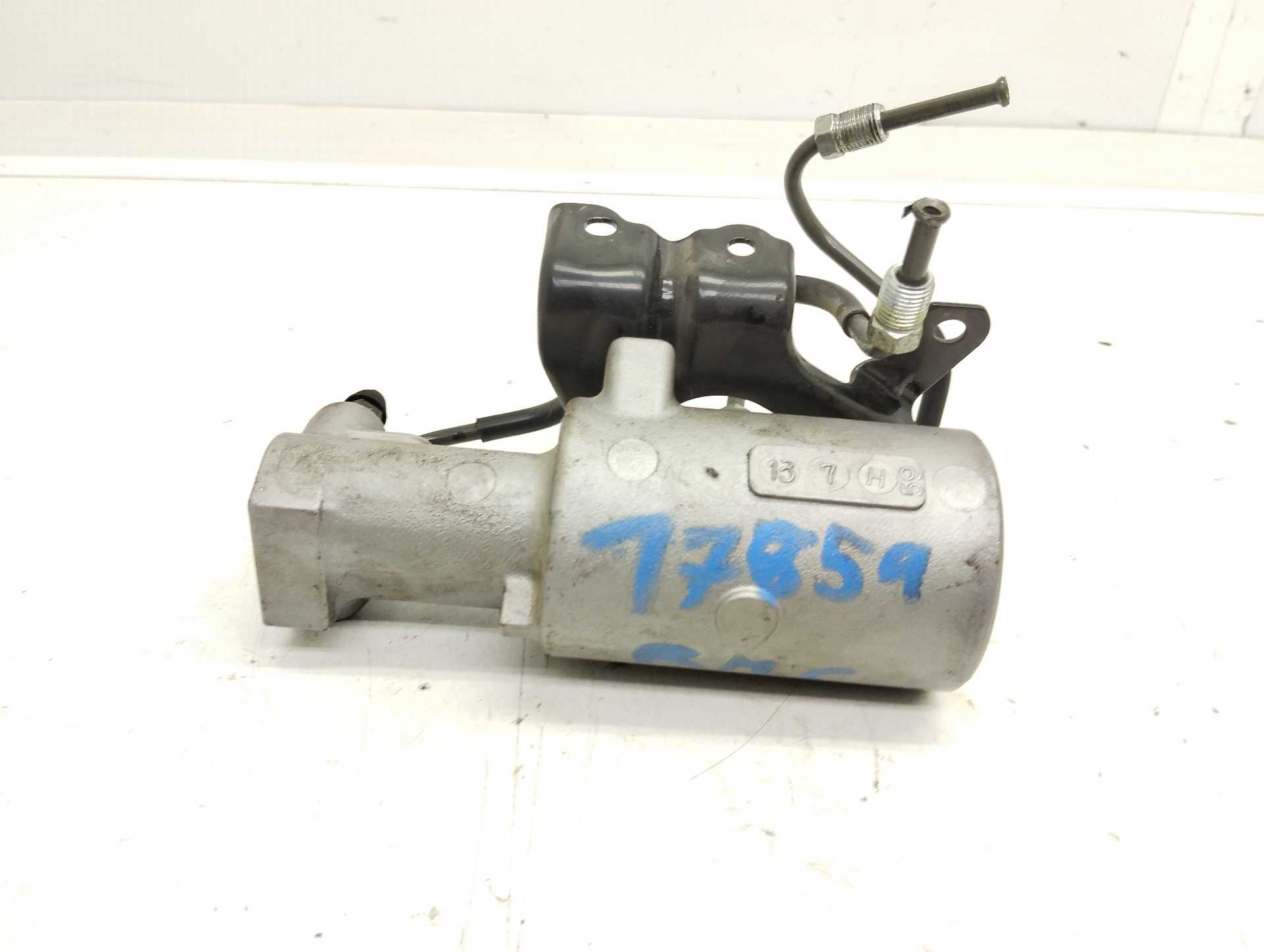 Recambio de bomba freno para toyota yaris active hybrid referencia OEM IAM 4727047030  