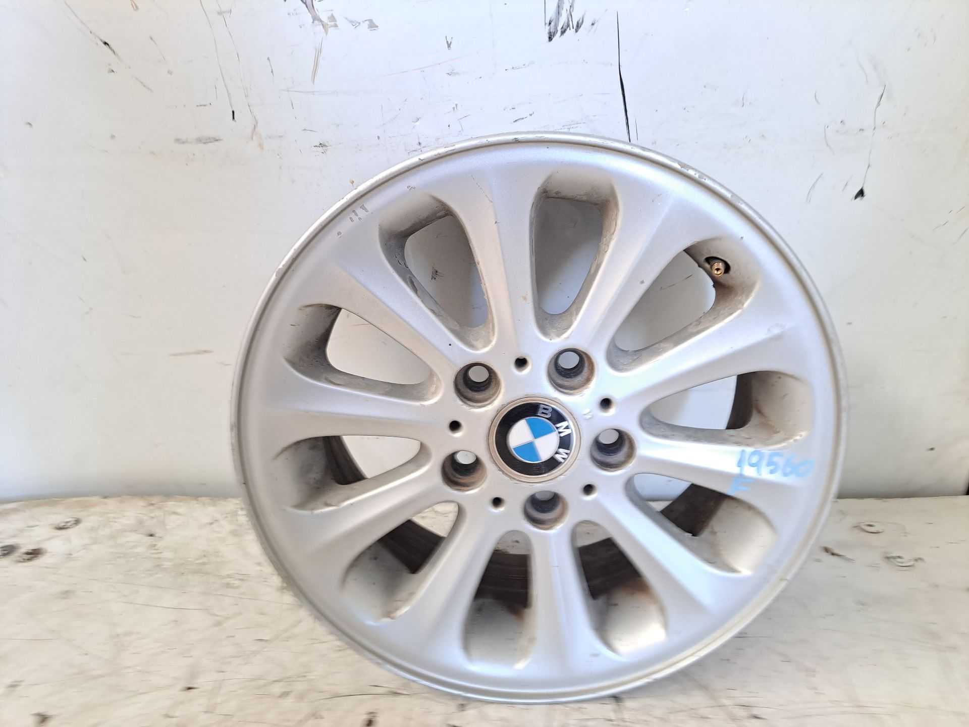 Recambio de llanta para bmw serie 1 berlina (e81/e87) 118d referencia OEM IAM r16 6775818 