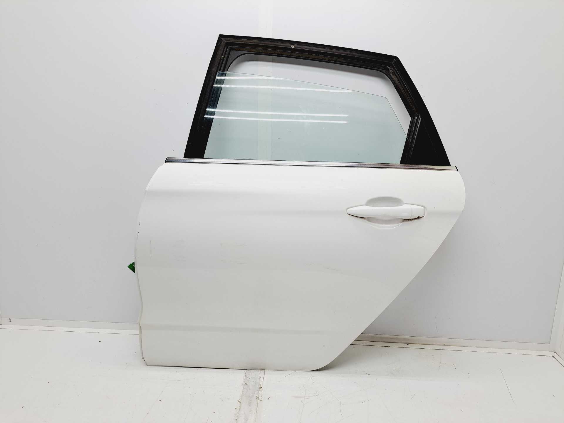Recambio de puerta trasera izquierda para citroën c4 lim. 1.6 hdi fap referencia OEM IAM   