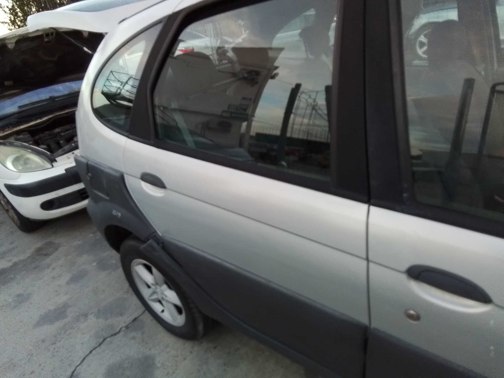 Recambio de puerta trasera derecha para renault scenic (ja..) 1.9 dci authentique referencia OEM IAM   