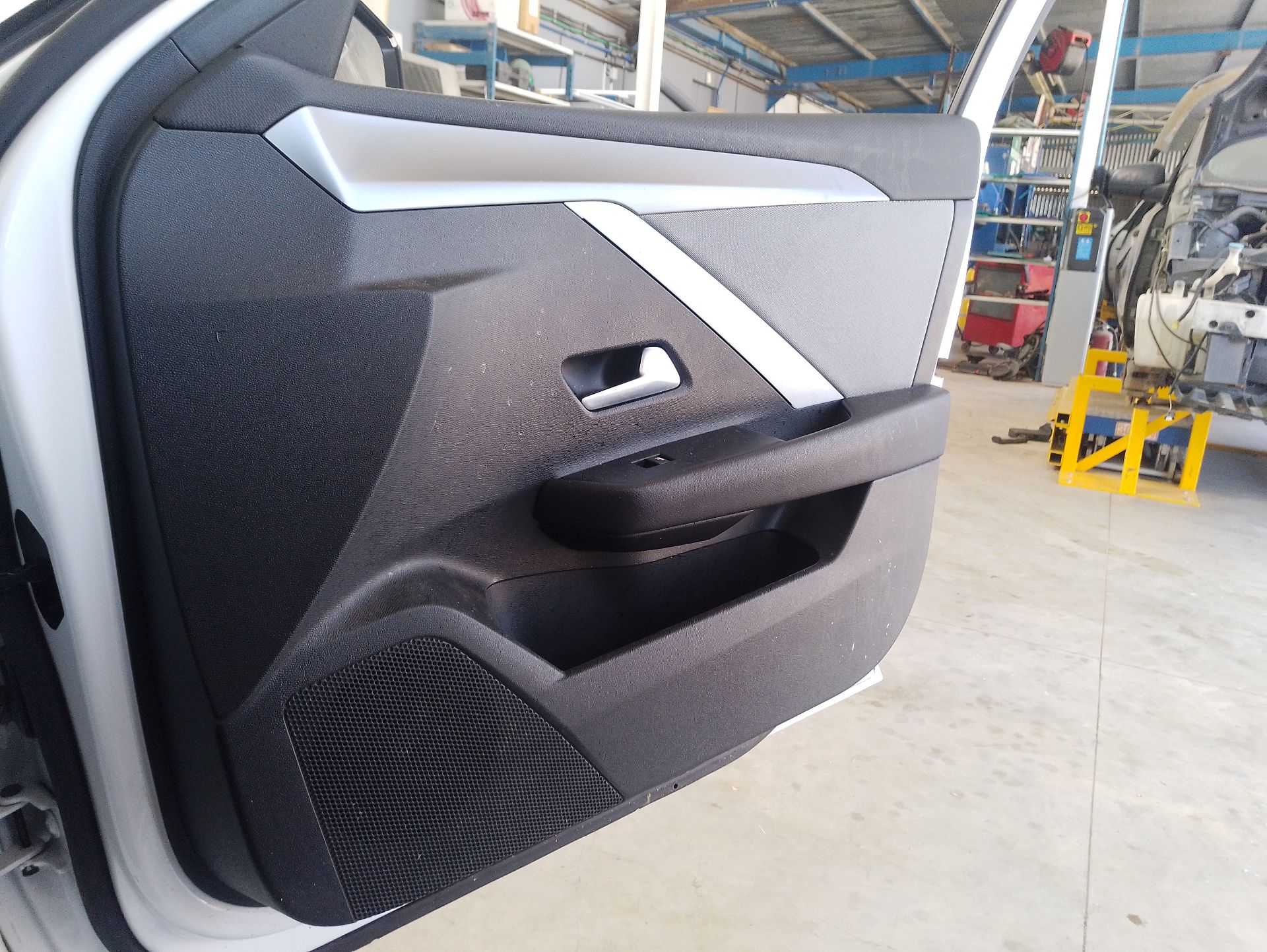 Recambio de guarnecido puerta delantera derecha para opel astra l (ov5) 1.2 (fphnsl, fphnsr) referencia OEM IAM   