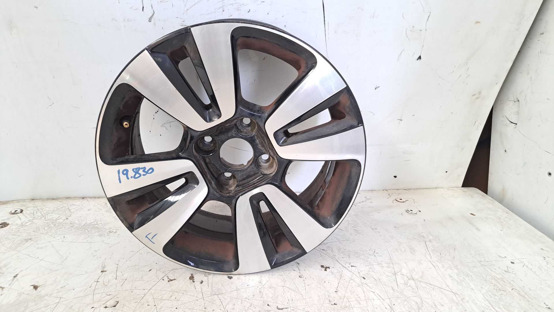 Recambio de llanta para citroën c3 c-series referencia OEM IAM r16 9813075077 