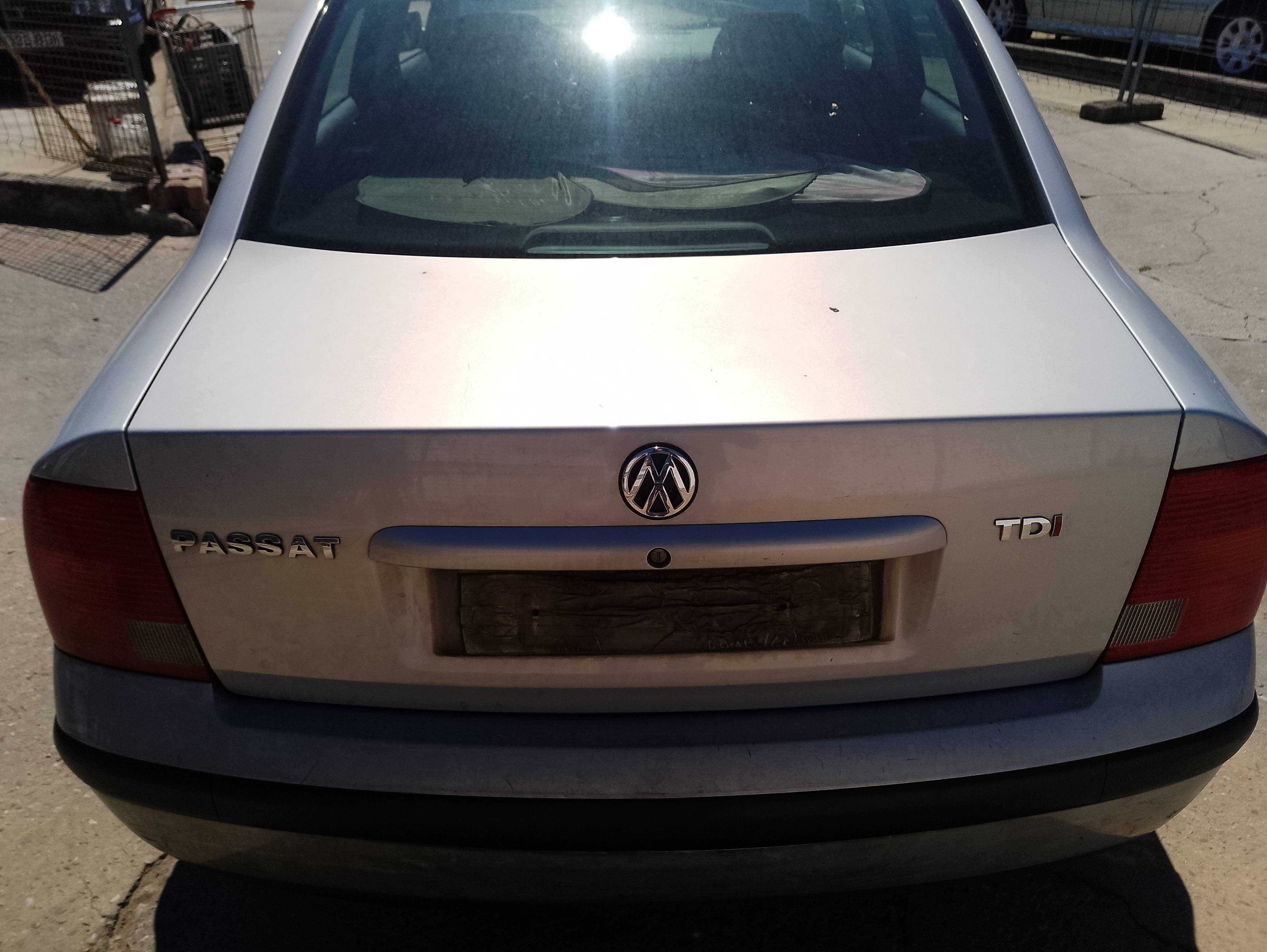 Recambio de tapa maletero para volkswagen passat berlina (3a2) cl referencia OEM IAM   
