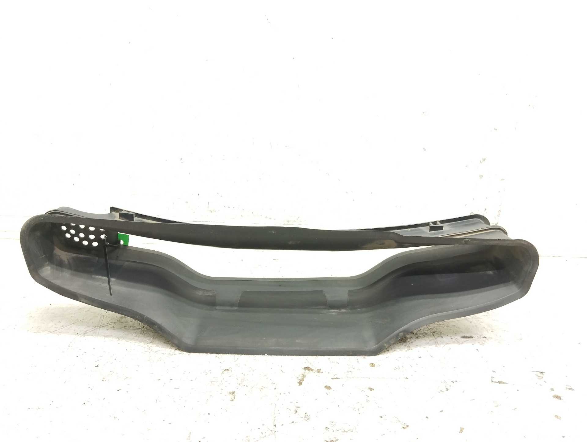 Recambio de deflector de radiador para renault clio iv 1.5 dci referencia OEM IAM 214B30199R  