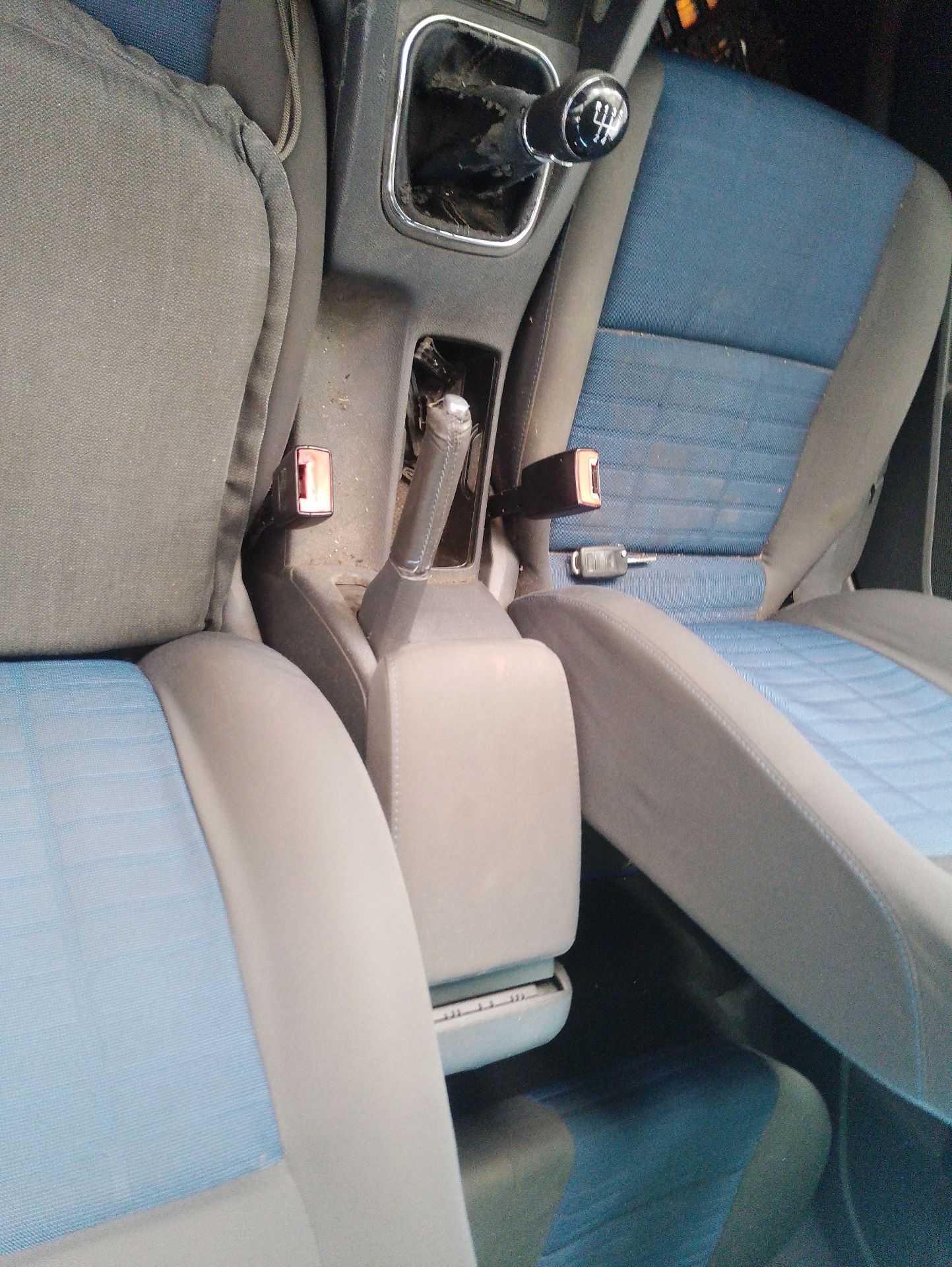 Recambio de apoyabrazos central para volkswagen golf v (1k1) 1.9 tdi referencia OEM IAM   