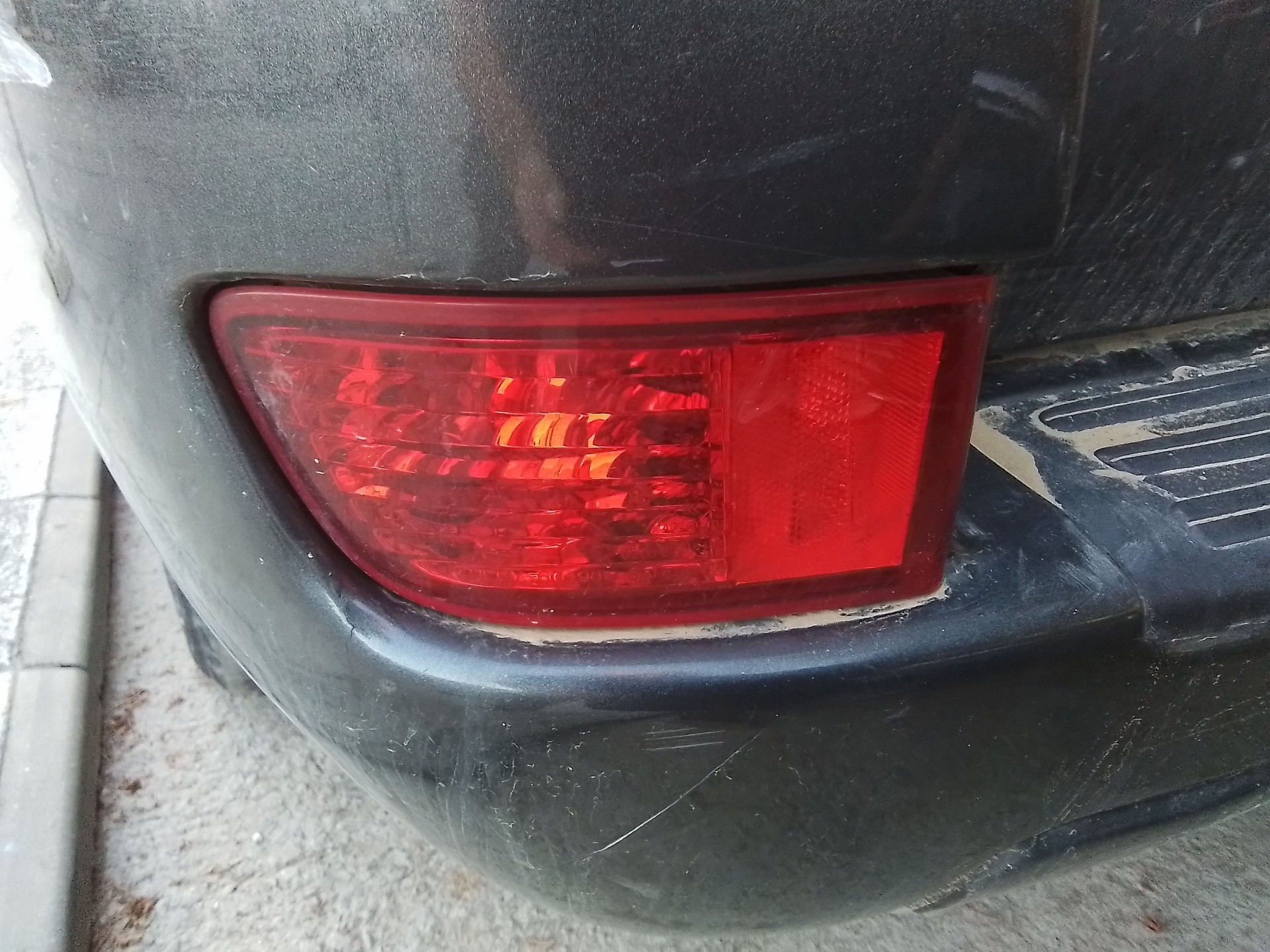 Recambio de faro antiniebla trasero izquierdo para toyota land cruiser (j12) 3.0 d-4d gx referencia OEM IAM   