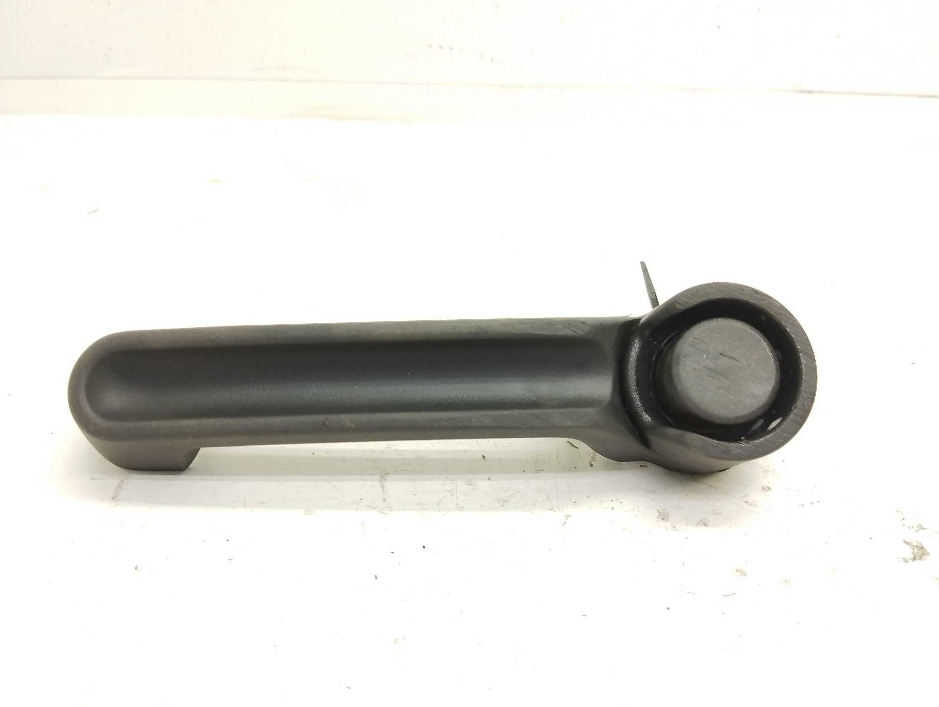 Recambio de maneta exterior delantera derecha para dodge nitro 2.8 crd referencia OEM IAM   