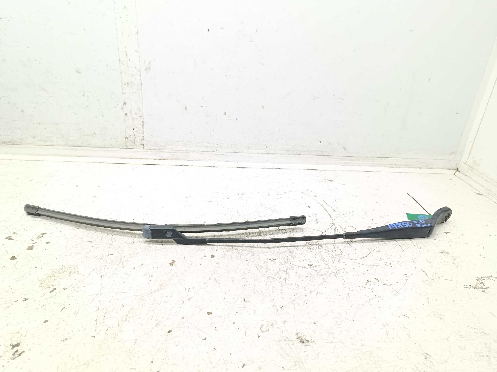 Recambio de articulacion limpia delantera para citroën berlingo station wagon xtr referencia OEM IAM 9682974380  