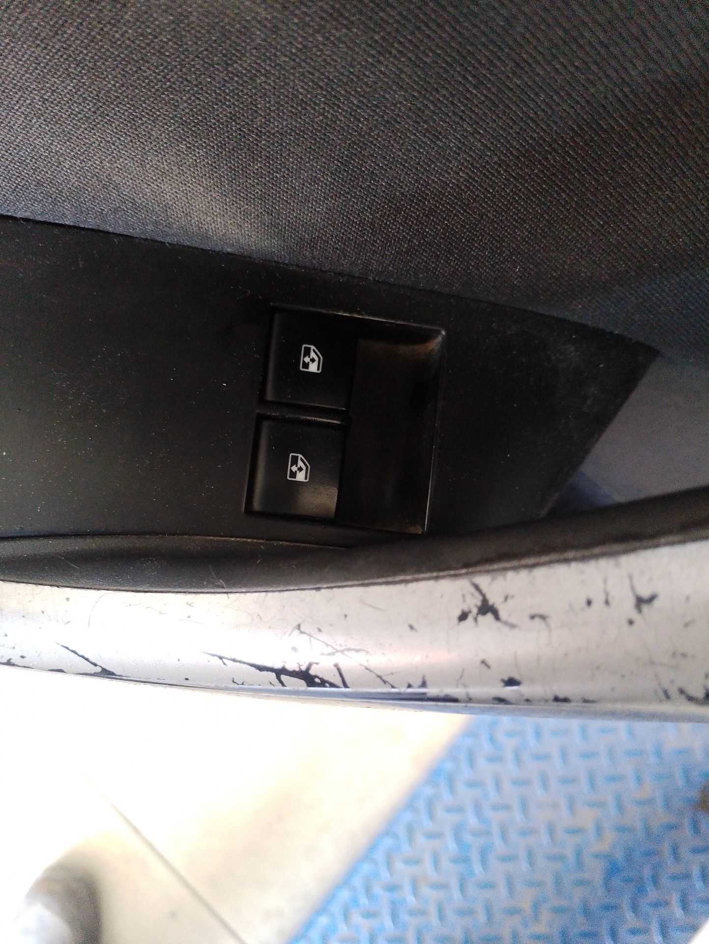 Recambio de mando elevalunas delantero izquierdo para opel astra j (p10) 1.7 cdti (68) referencia OEM IAM 13305978  