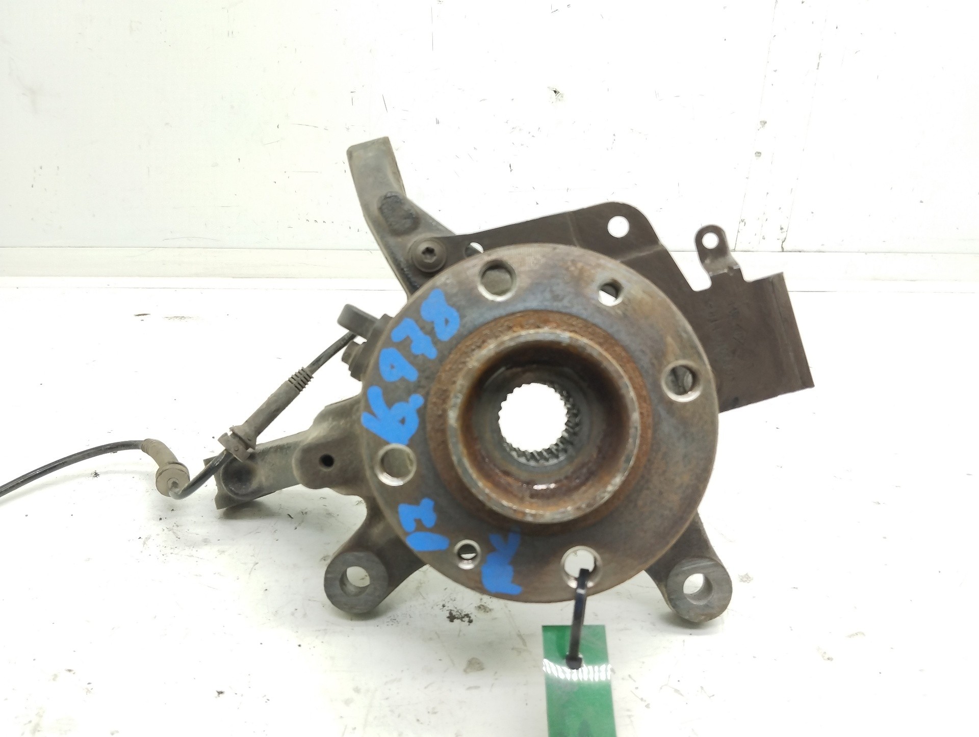 Recambio de mangueta delantera izquierda para renault captur 1.5 dci diesel fap referencia OEM IAM   