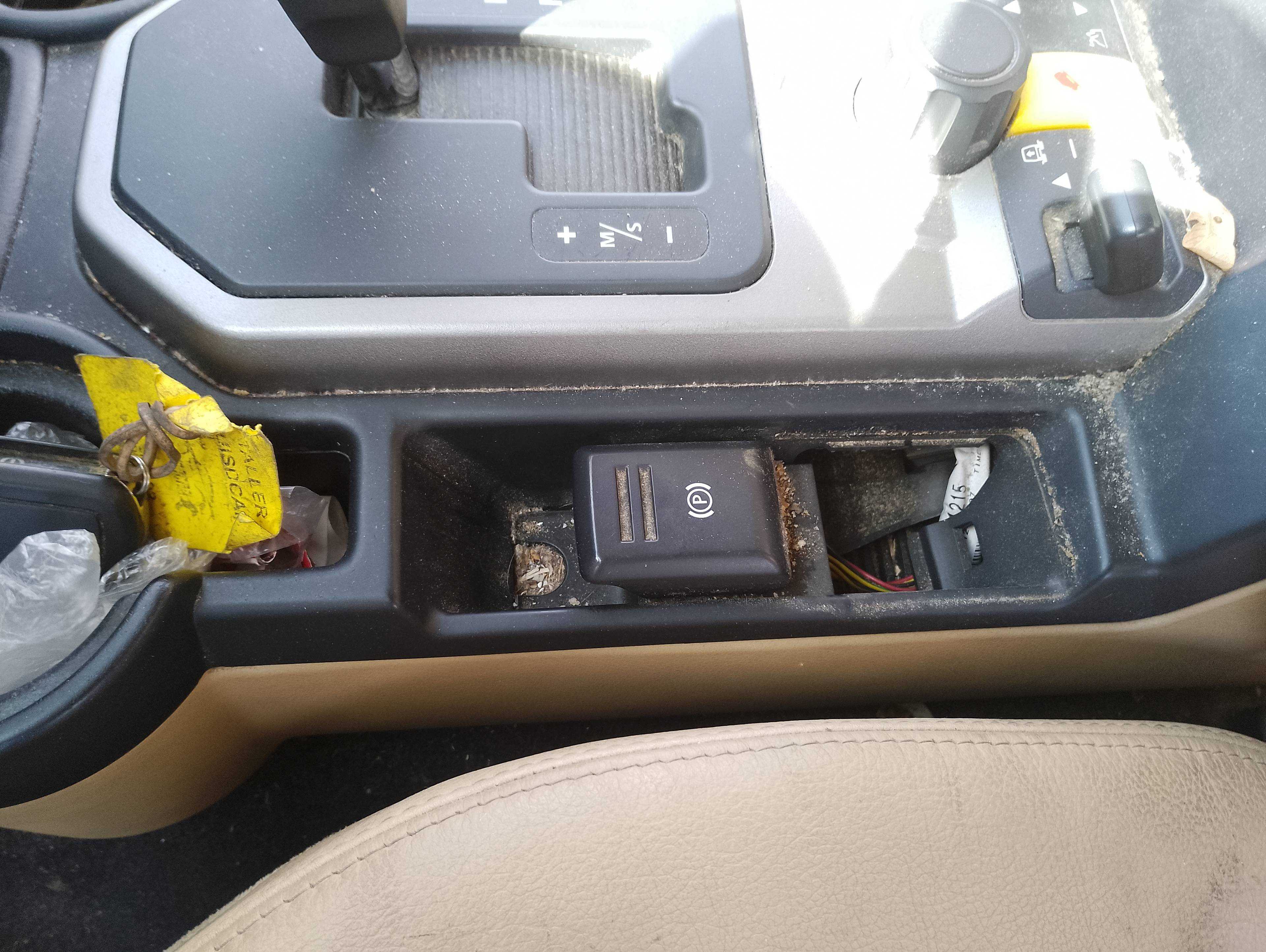 Recambio de palanca freno para land rover discovery v6 td edition 60 yrs referencia OEM IAM   