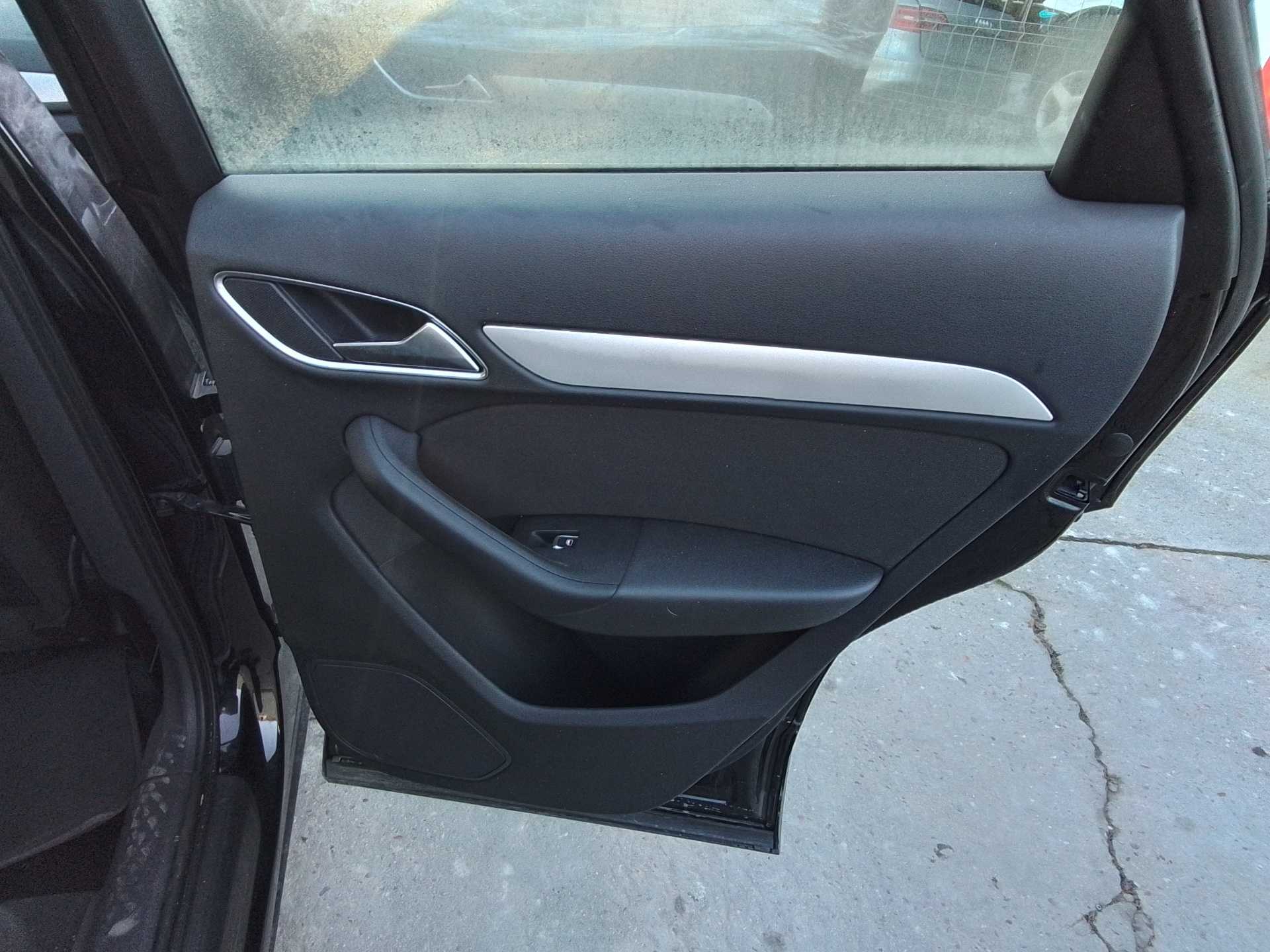 Recambio de guarnecido puerta trasera derecha para audi q3 (8ug) attraction referencia OEM IAM 8U0867306  