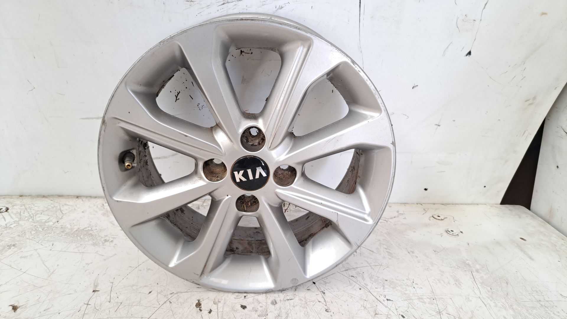 Recambio de llanta para kia stonic (ybcuv) business referencia OEM IAM r15 52910h8400 
